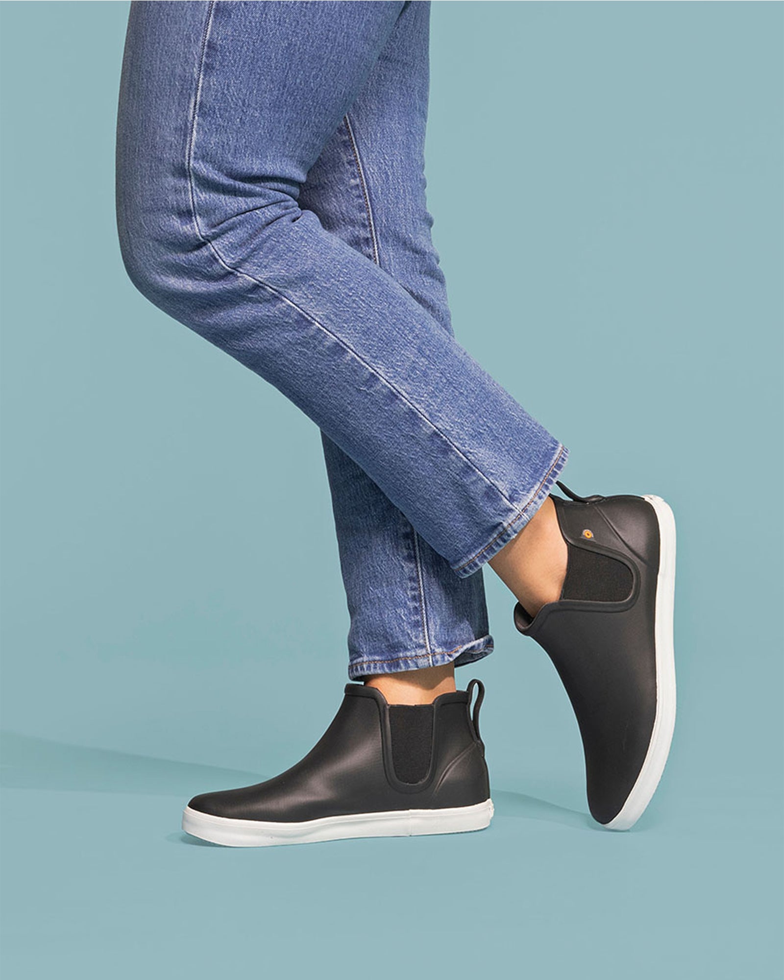 color:black multi