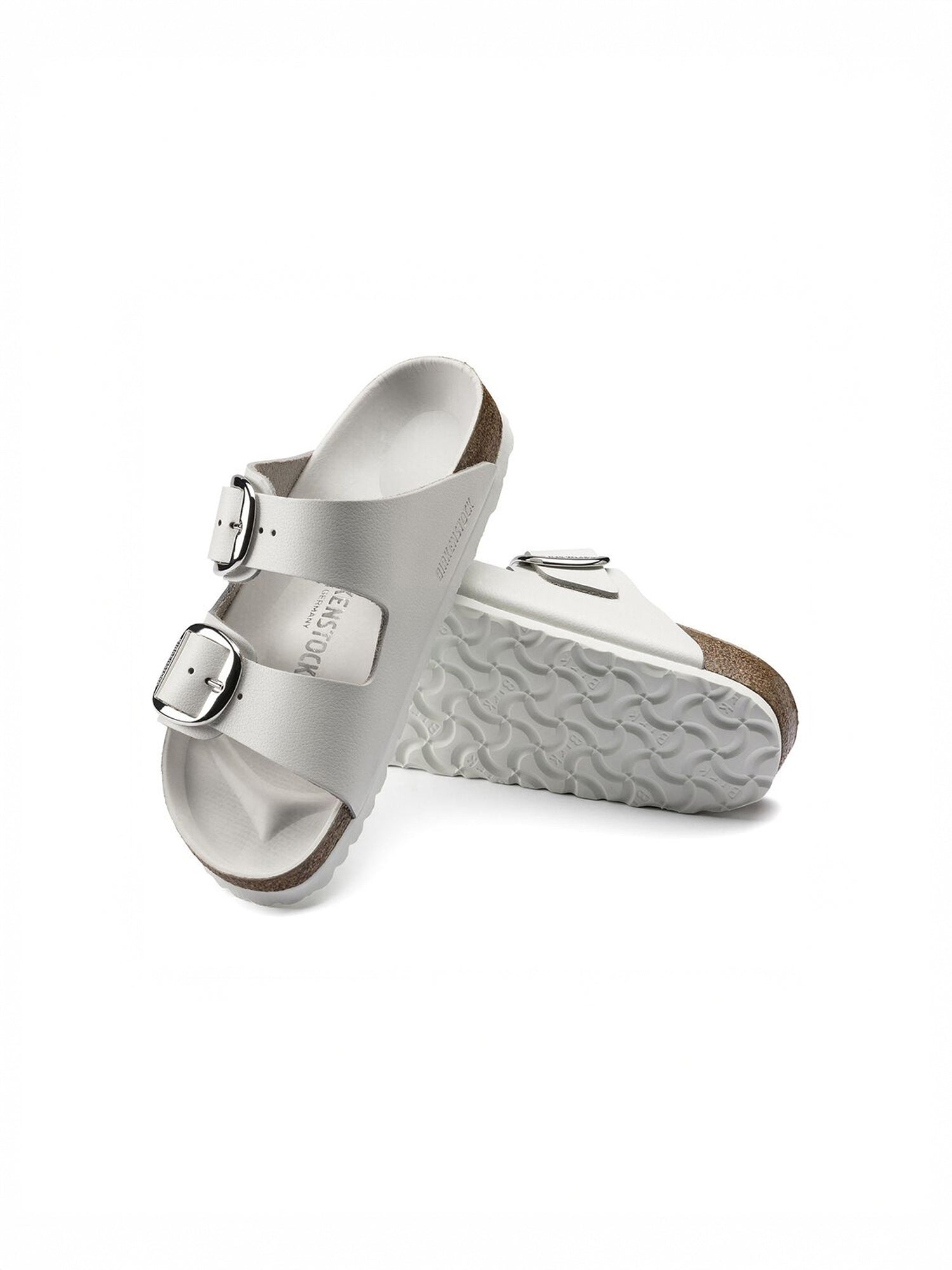 color:white