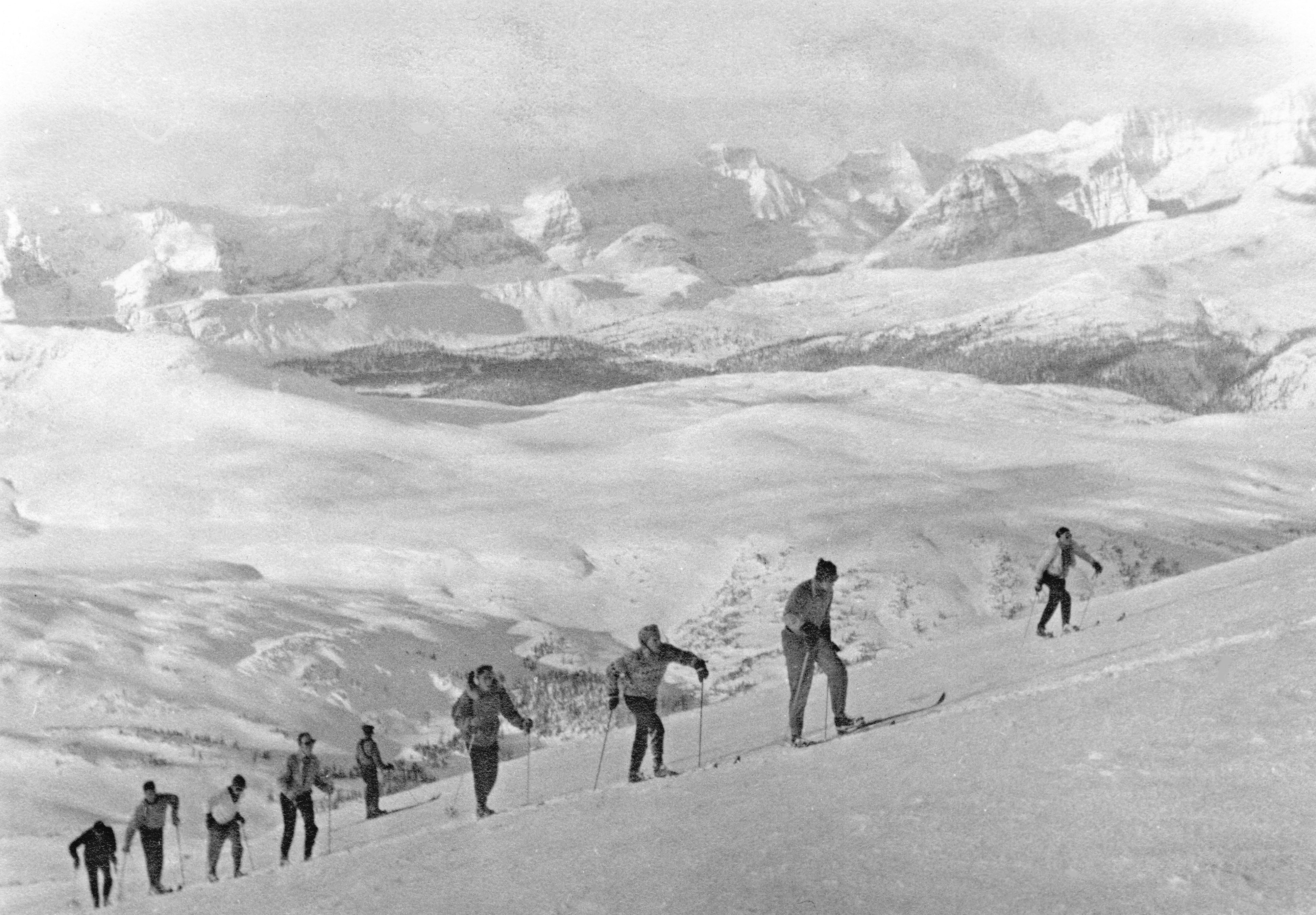 1950_s_ski_touring_with_clients.jpg