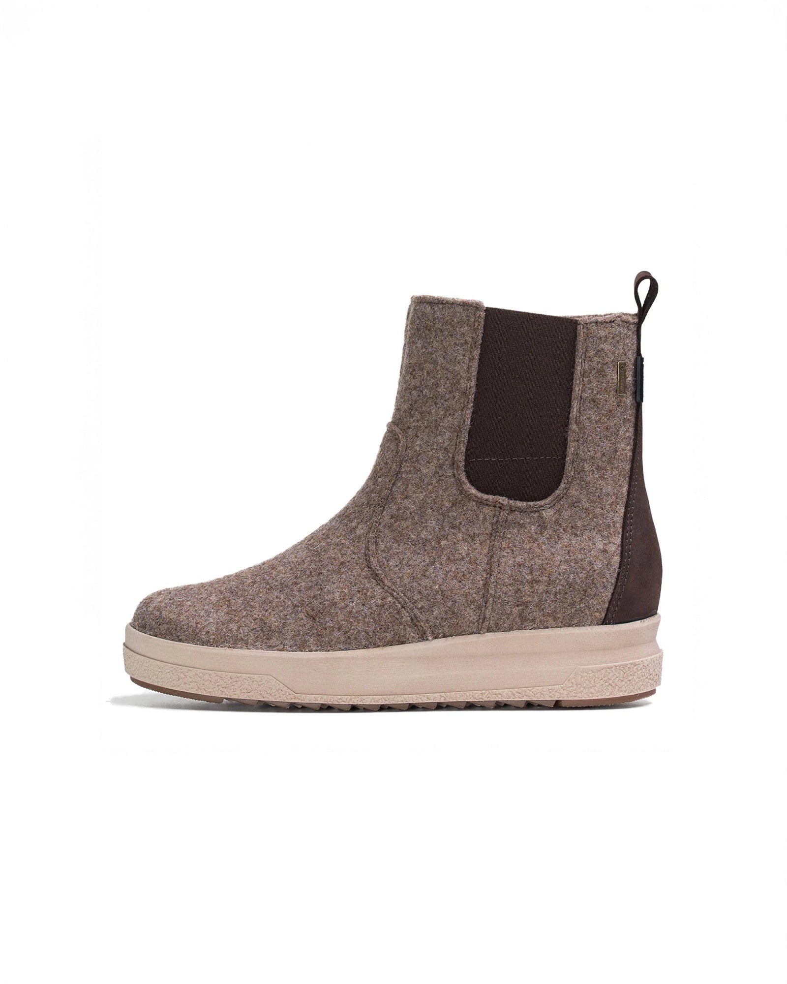 color:sand felt | bark waxy