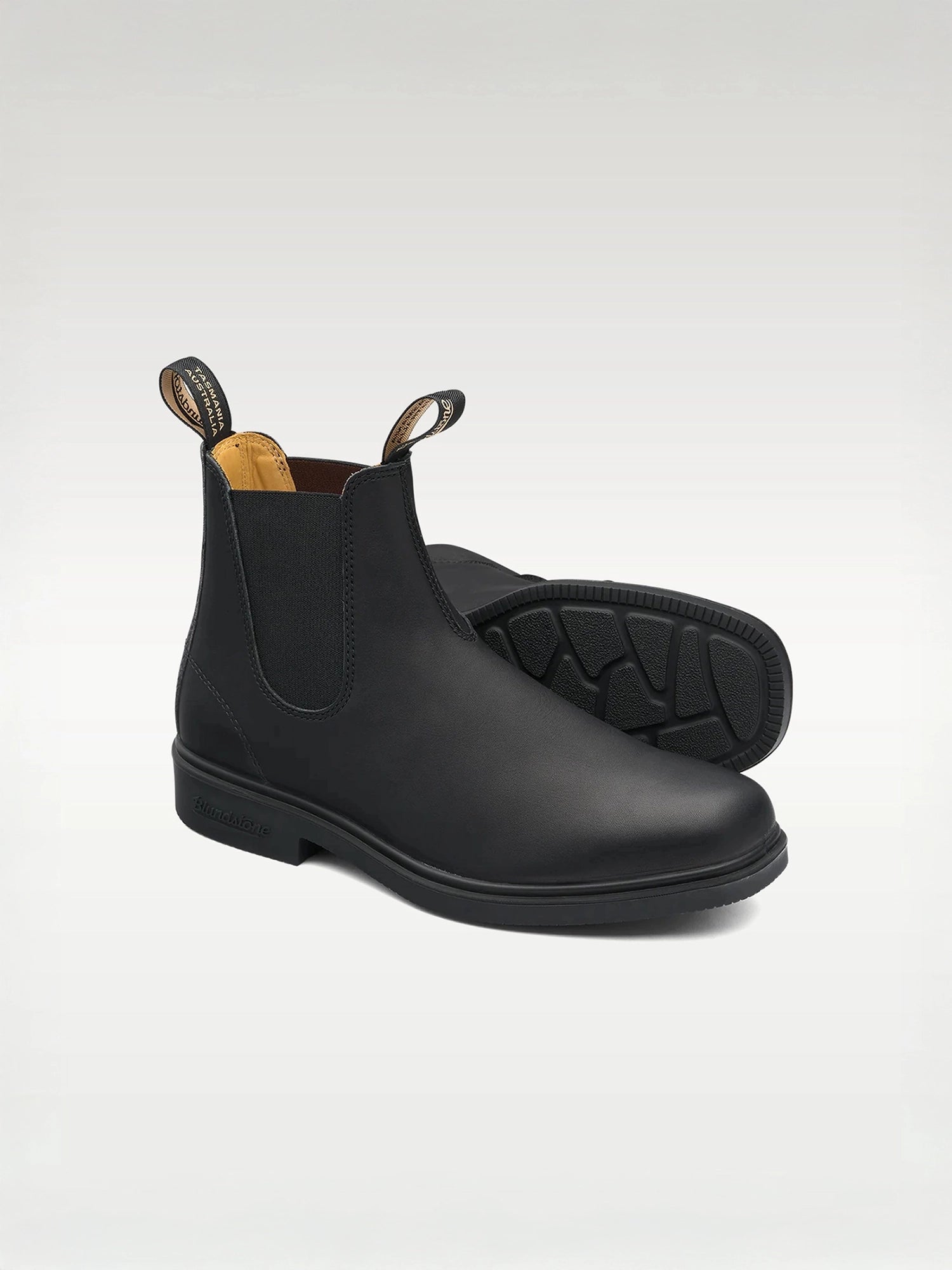 color:black