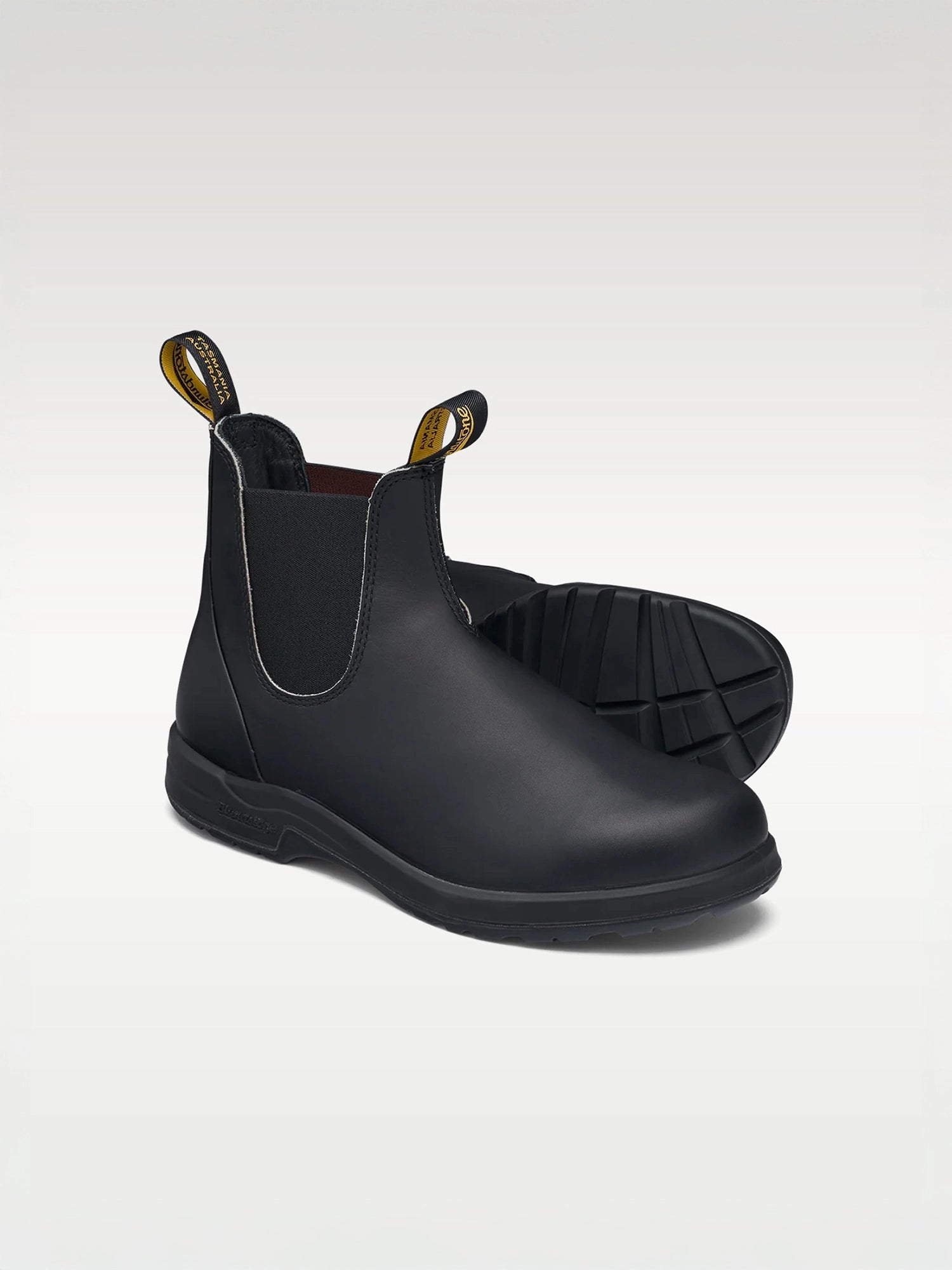 color:black
