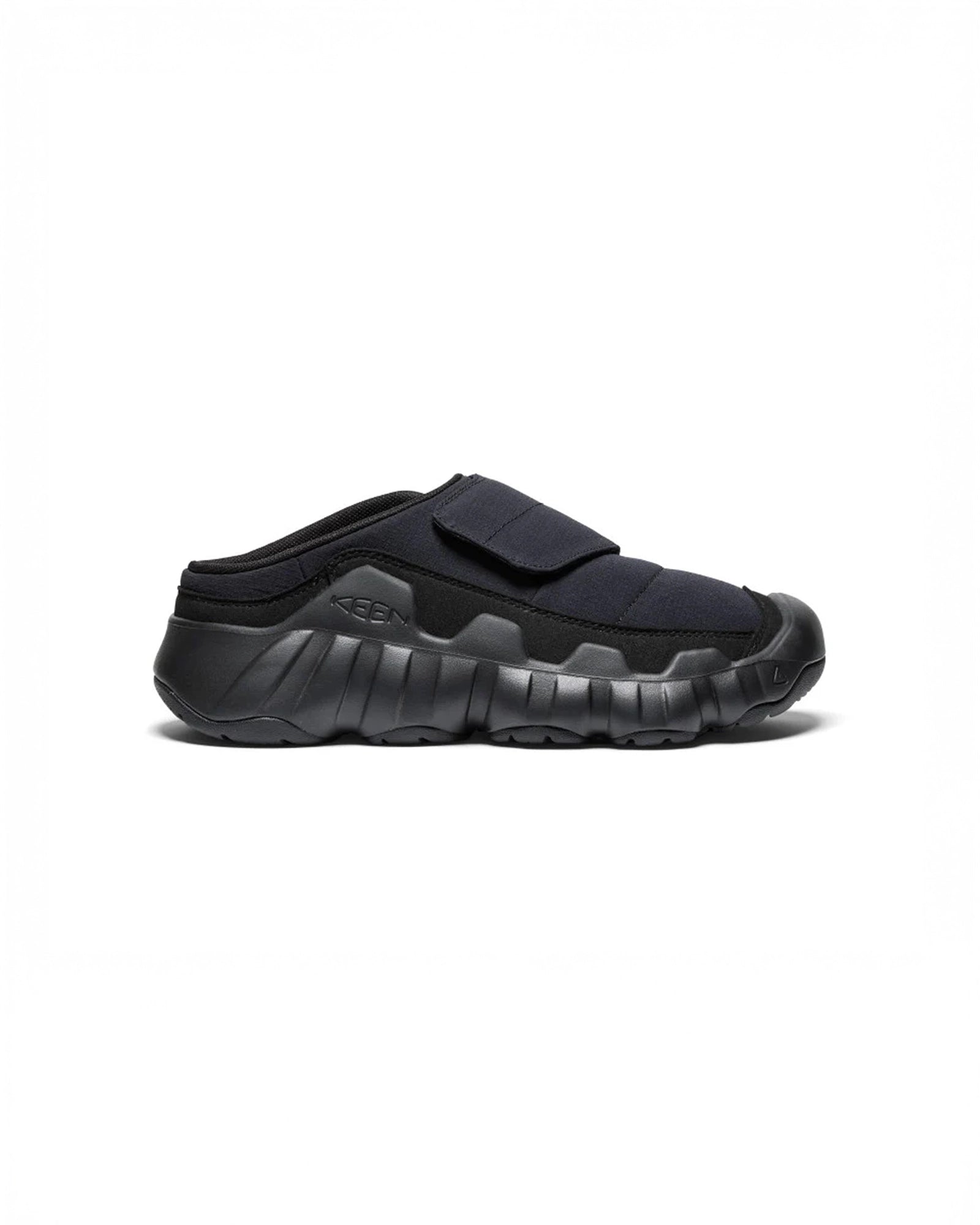 color:black