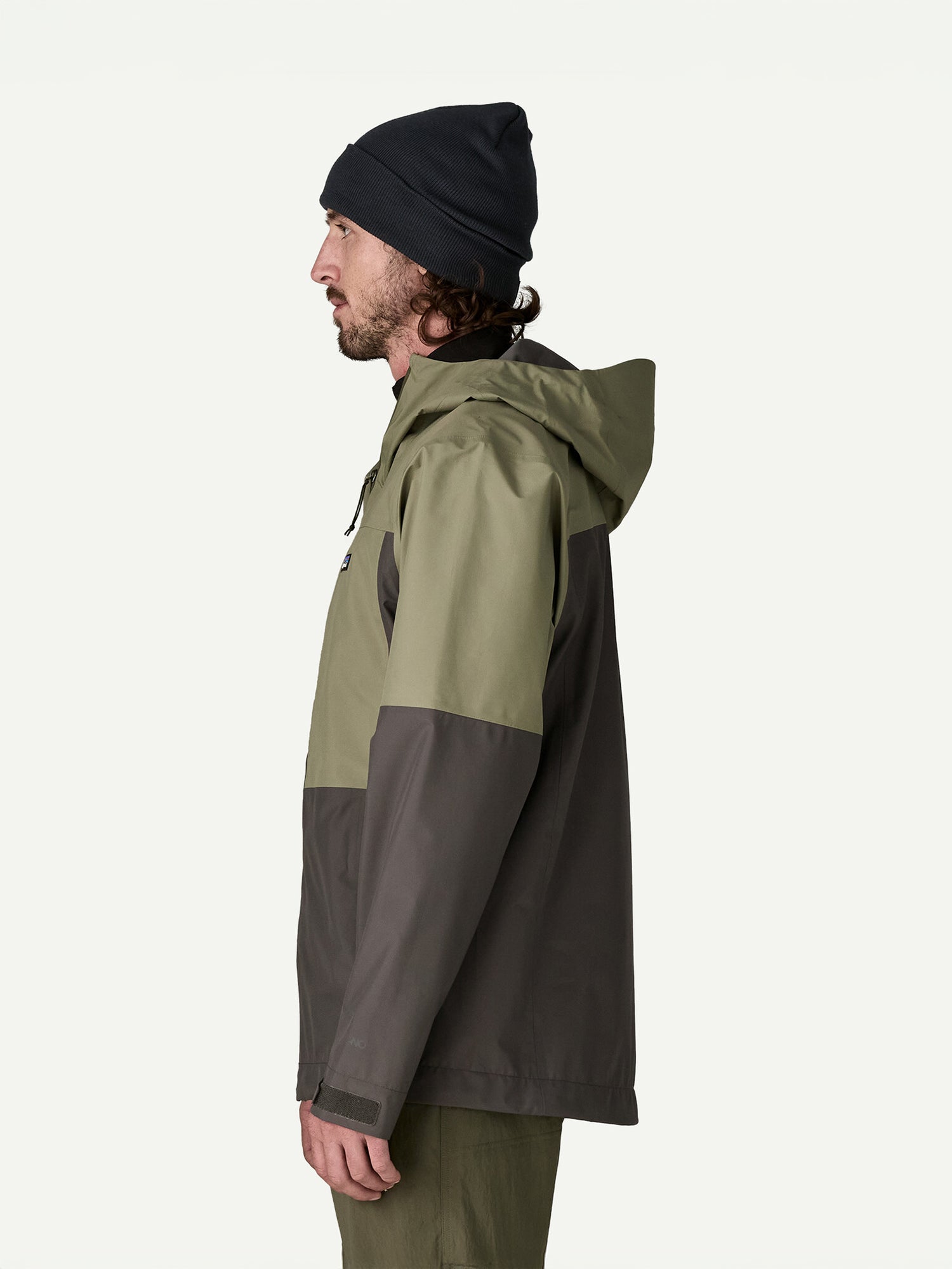 color:forge grey w/river rock green