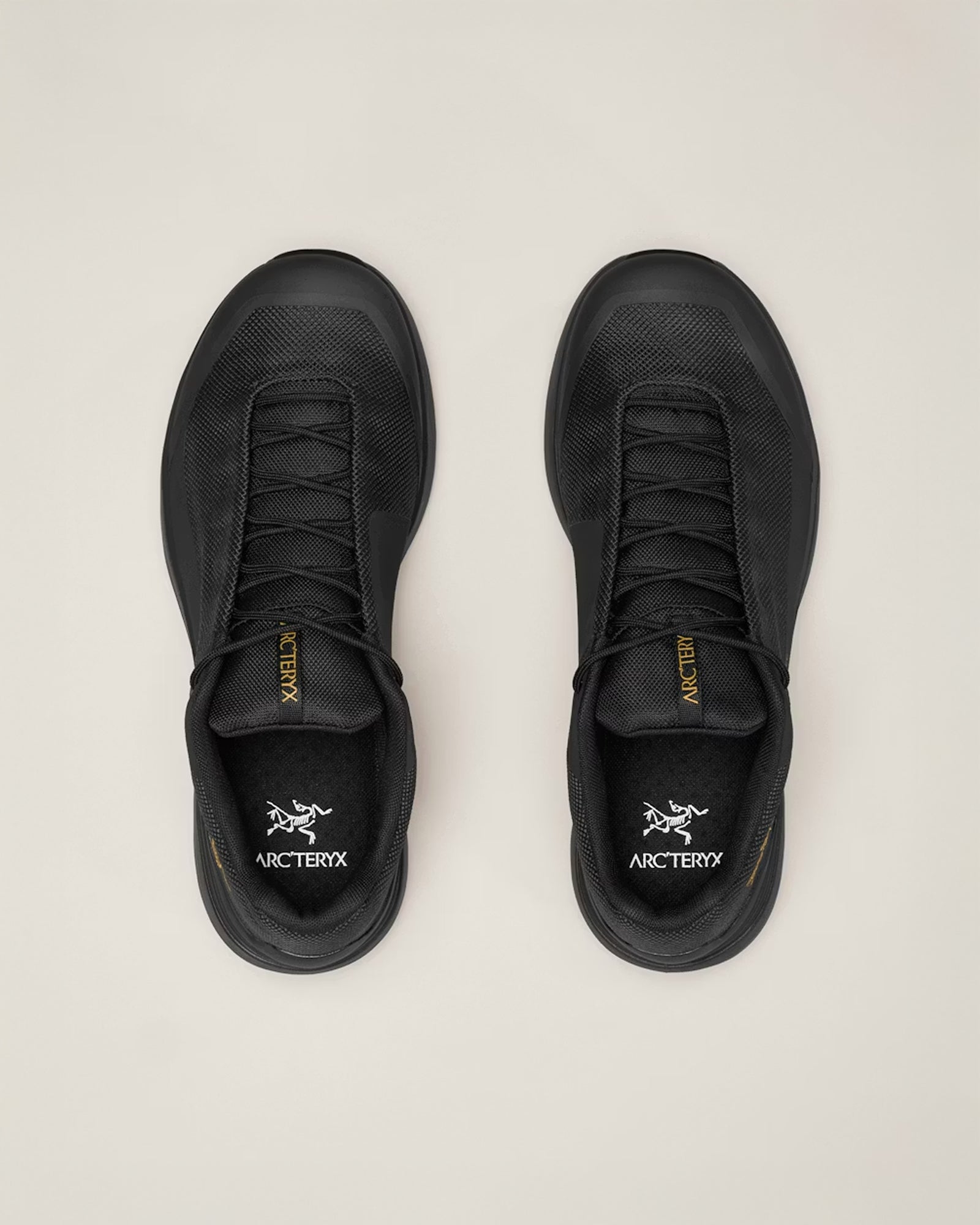 color:black / yukon