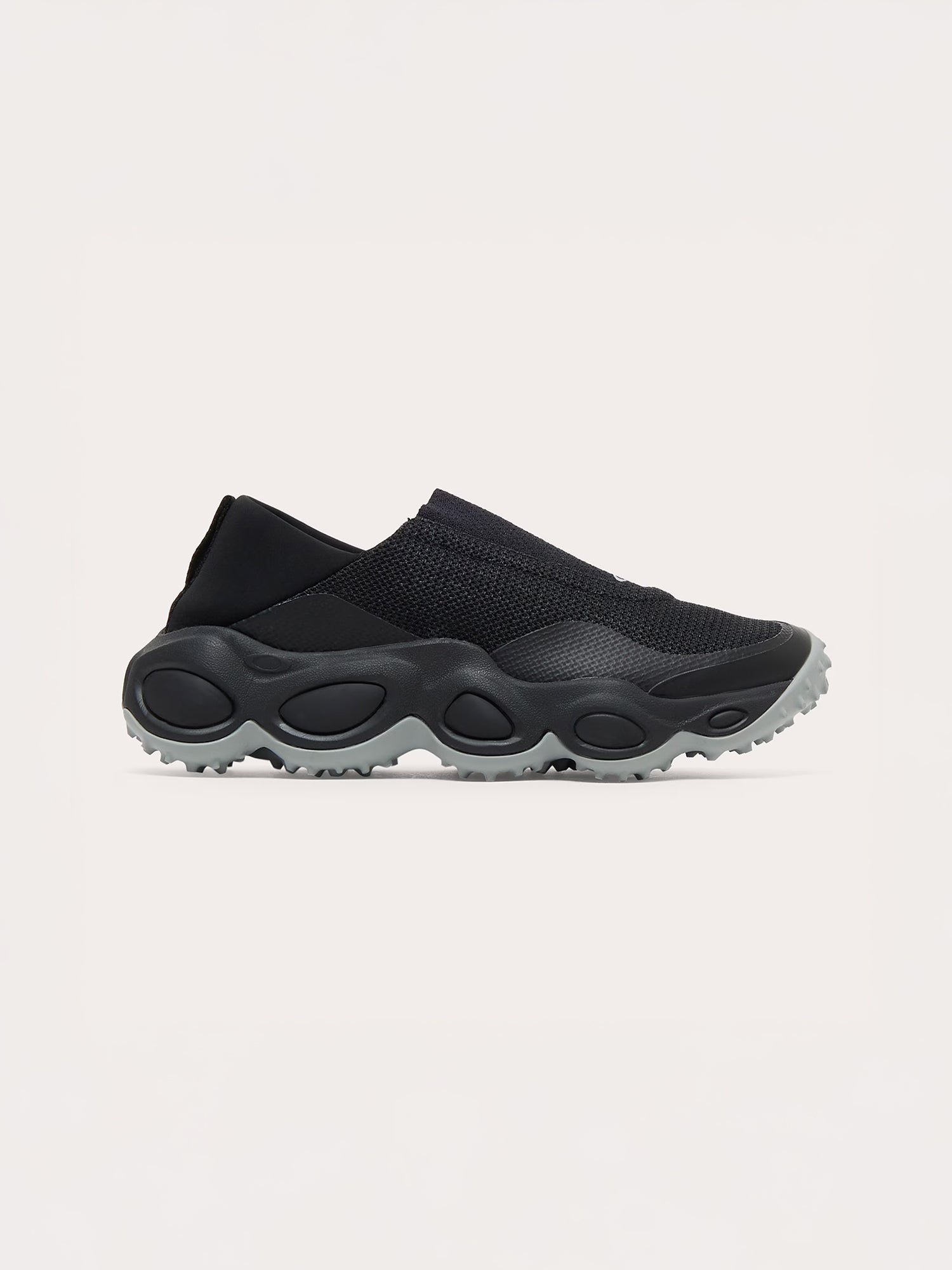 color:pitch black