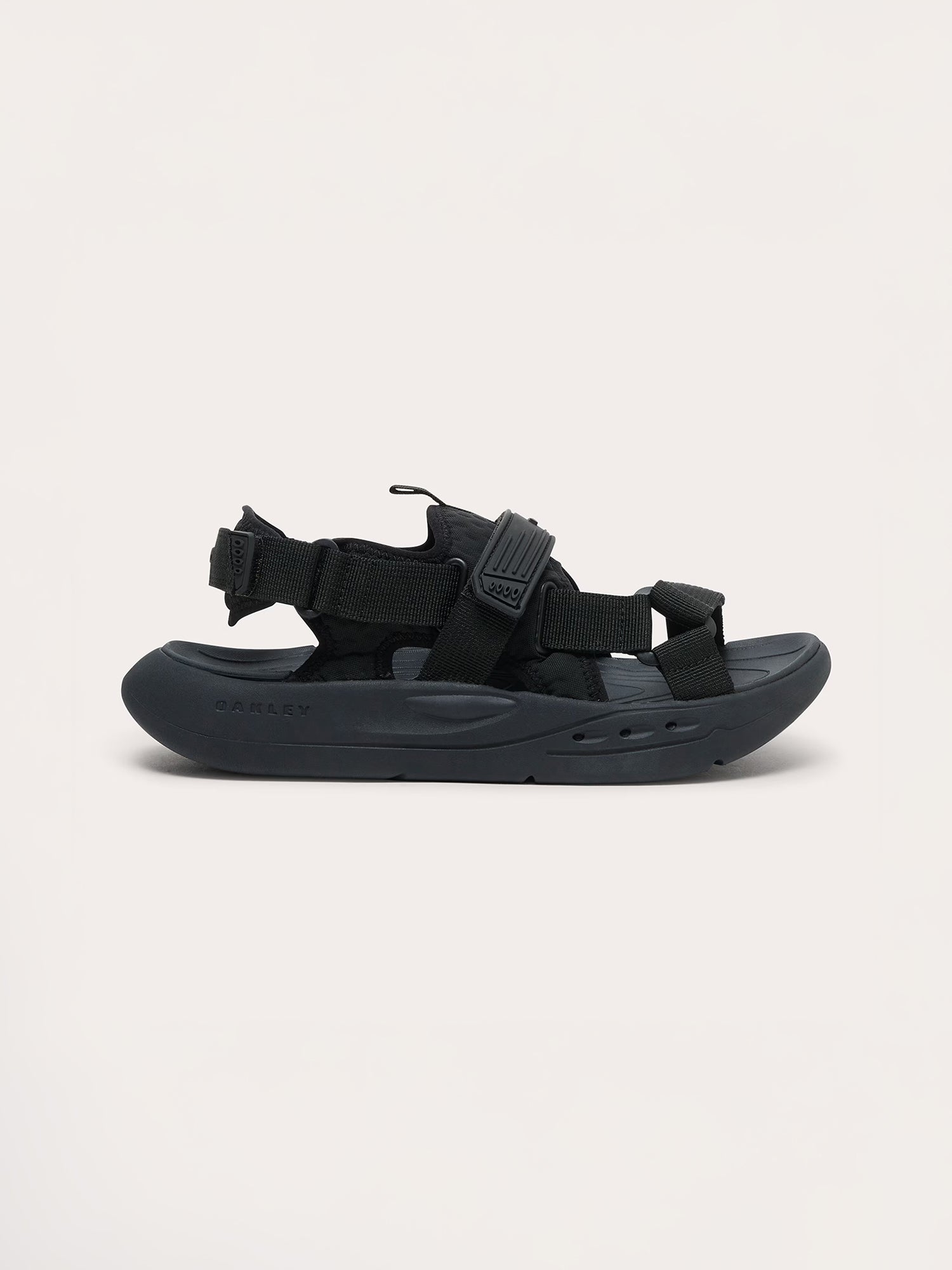color:pitch black