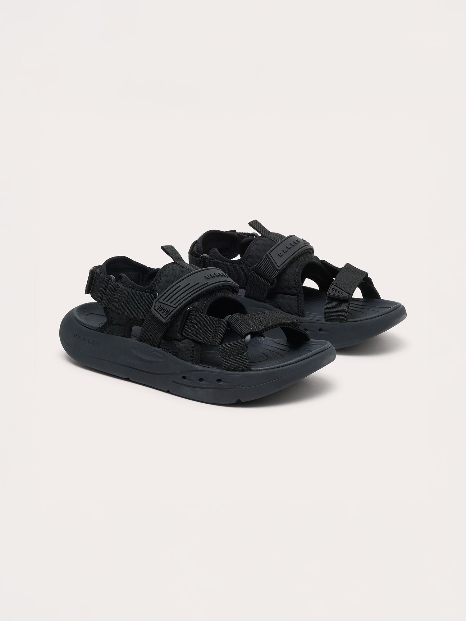 color:pitch black