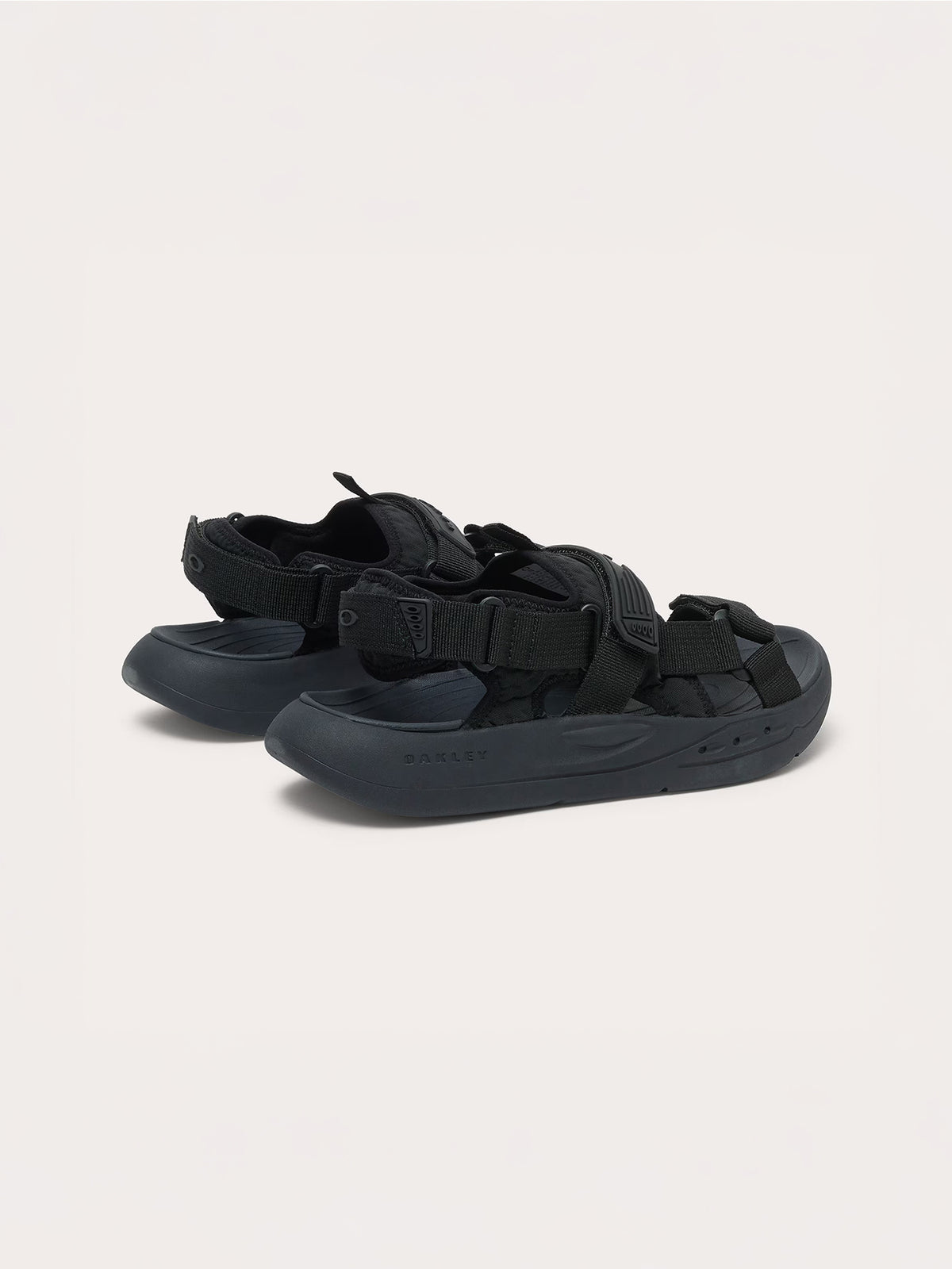 color:pitch black