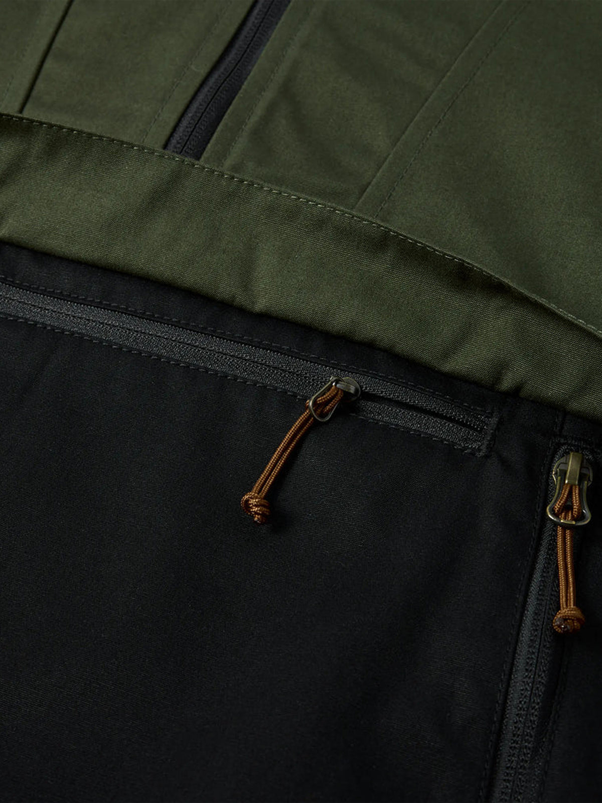 color:dark green & black