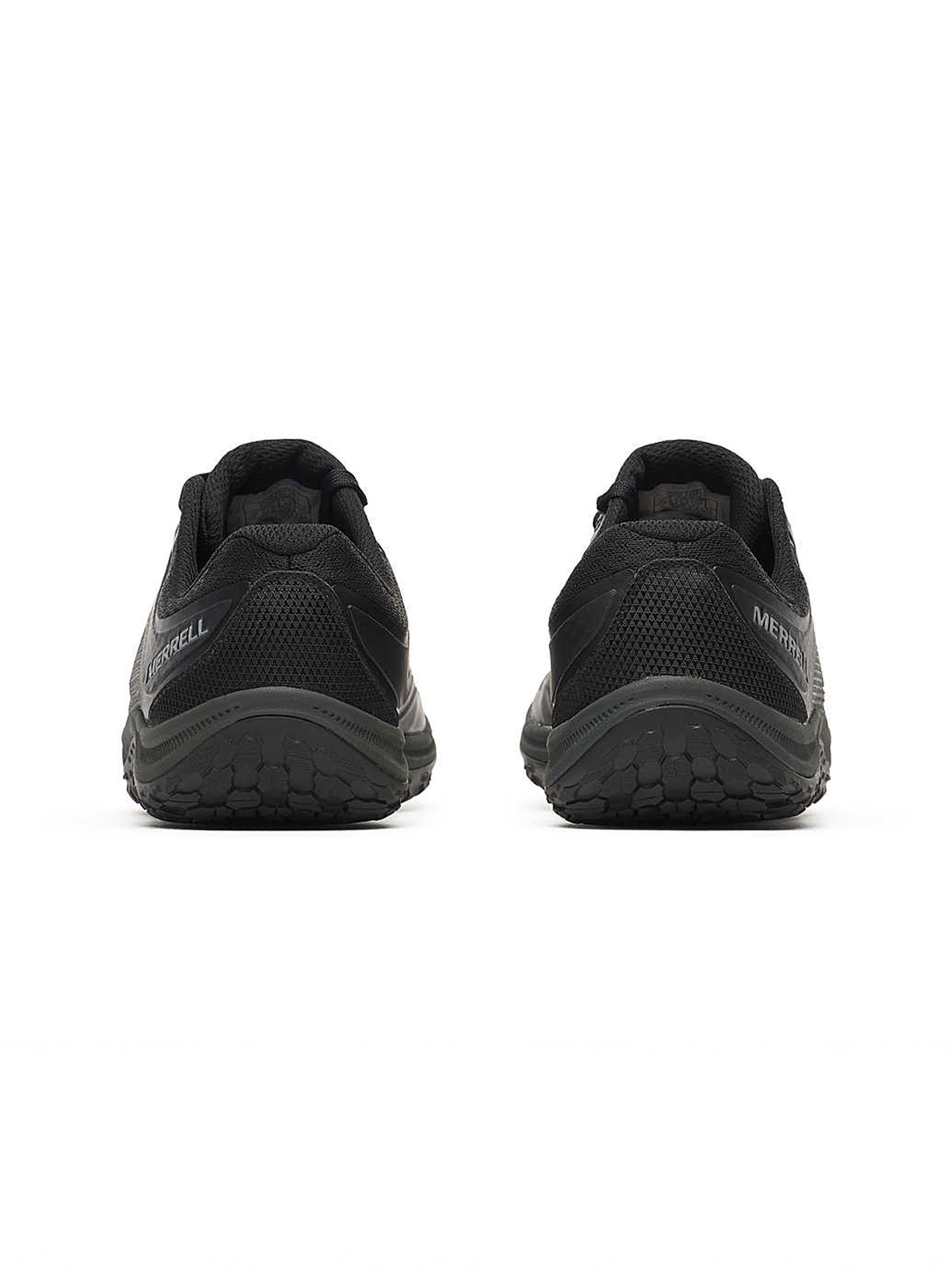 color:black