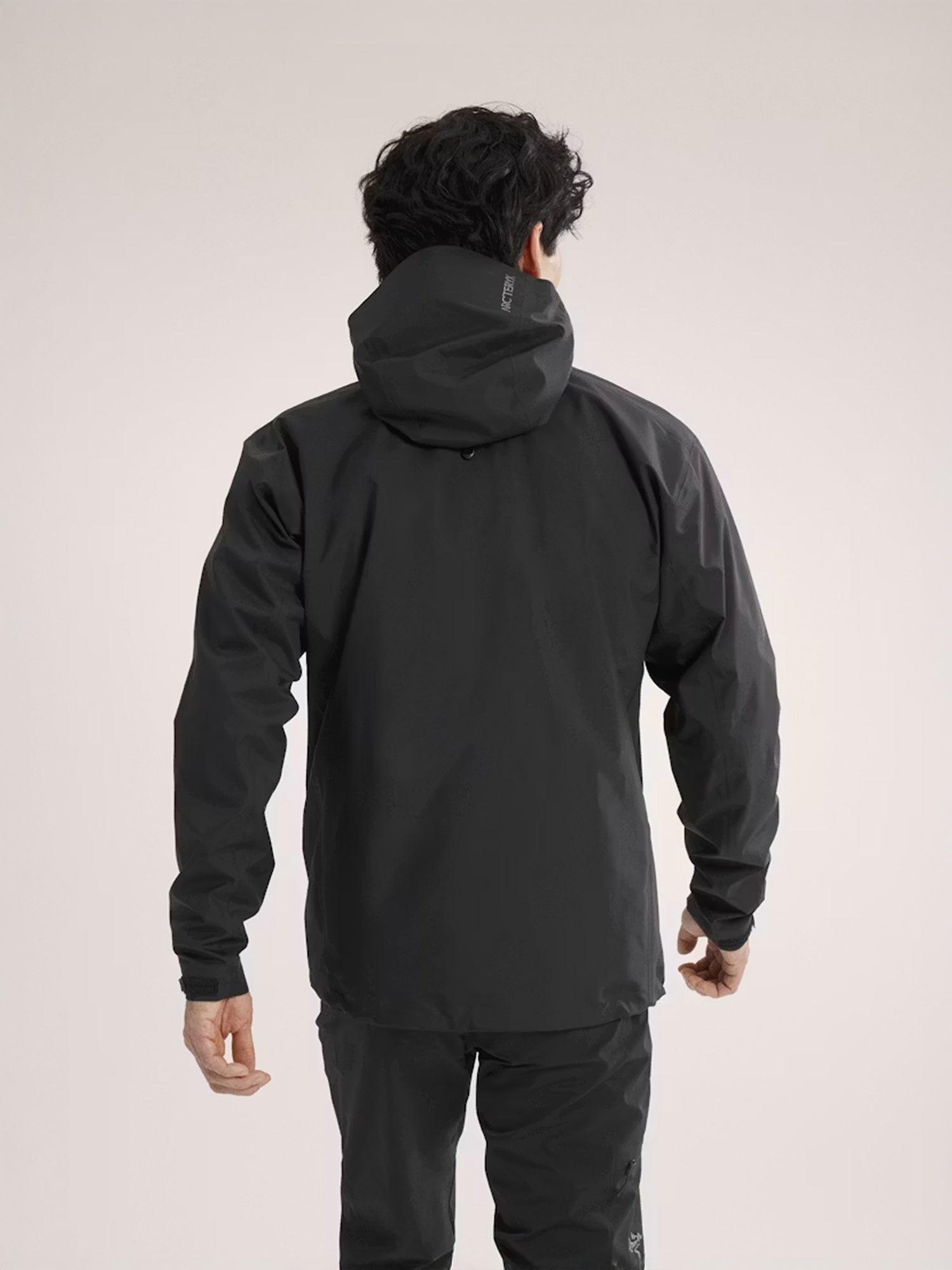 color:black