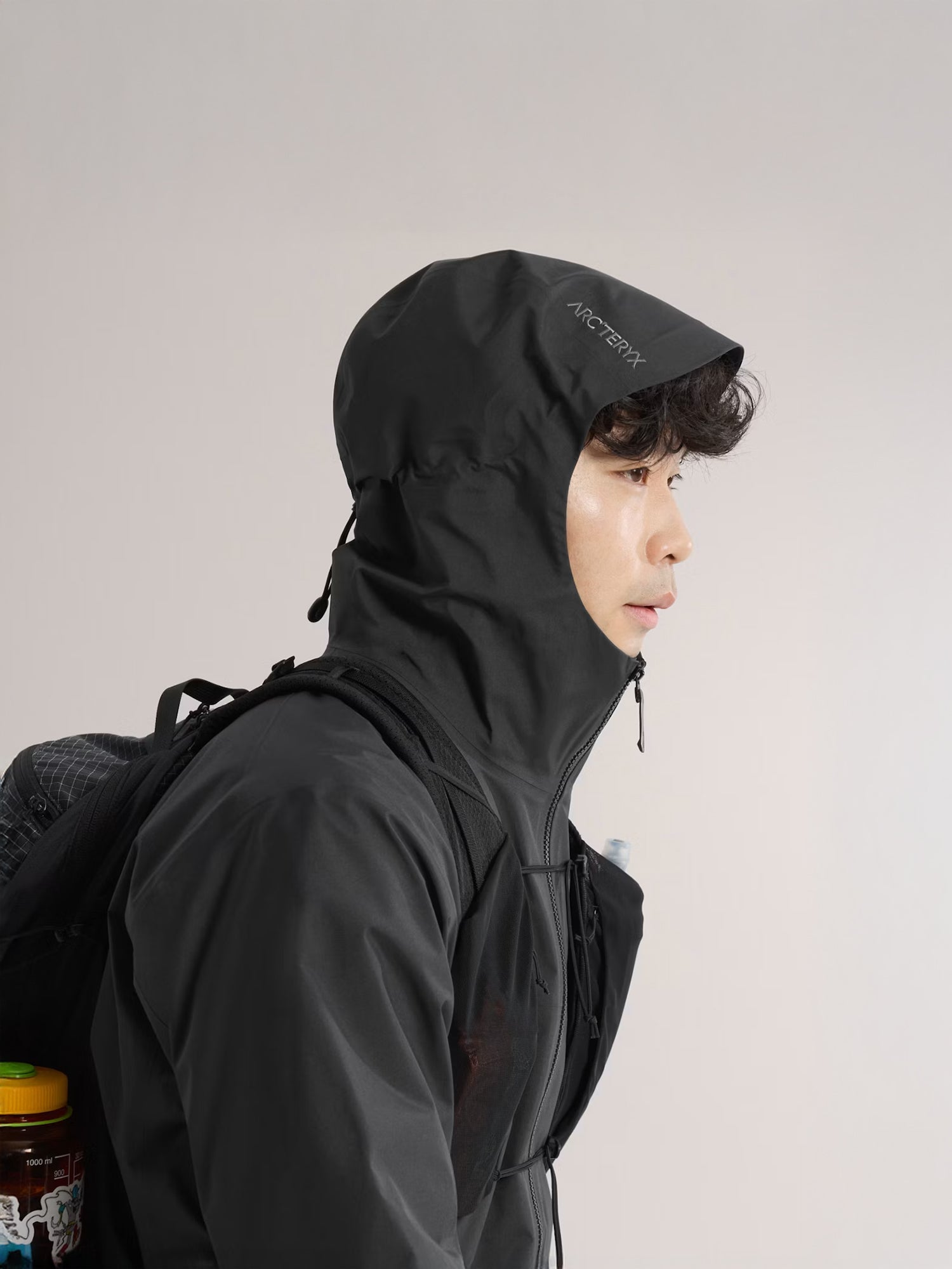 color:black
