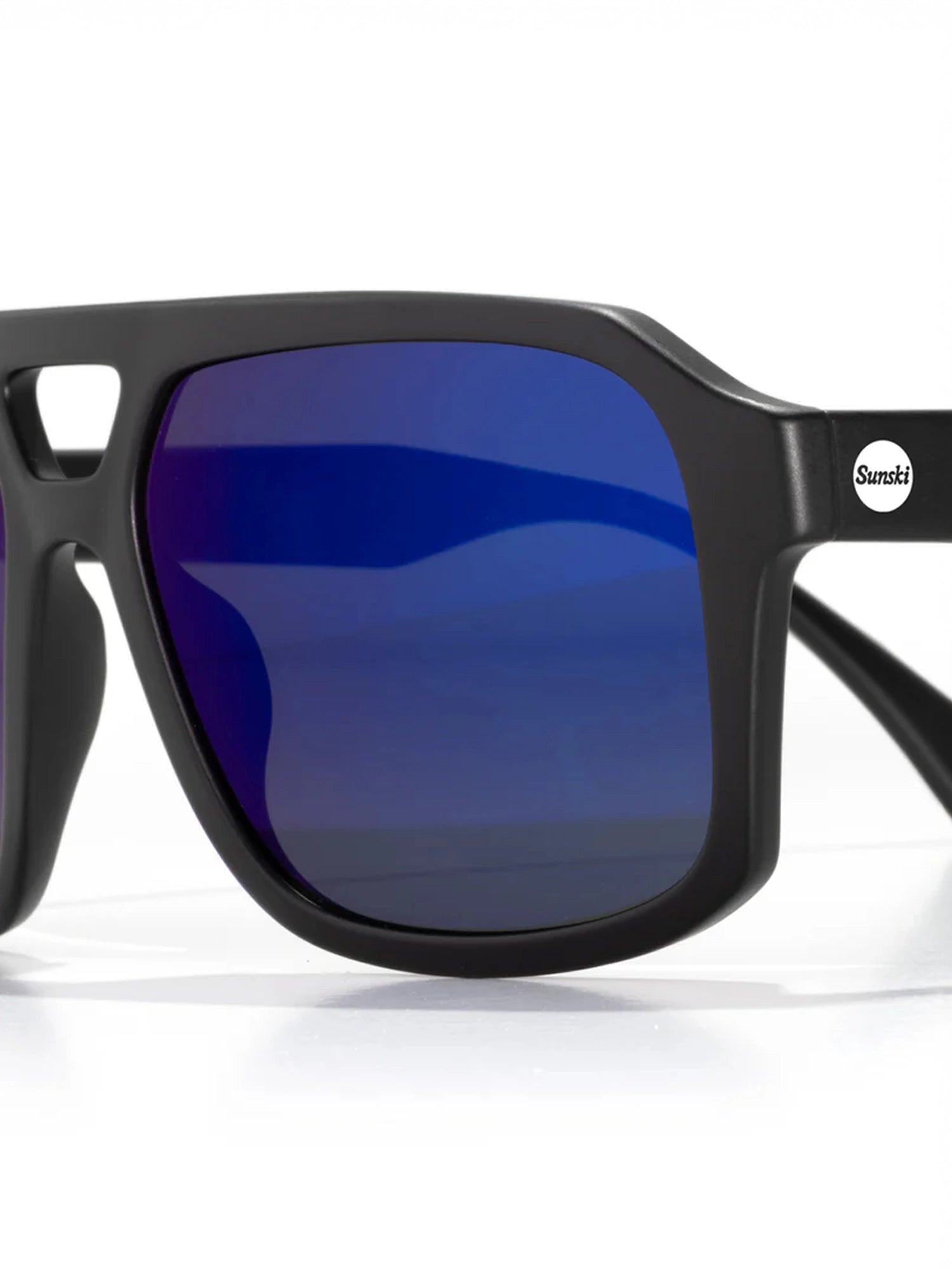color:black indigo