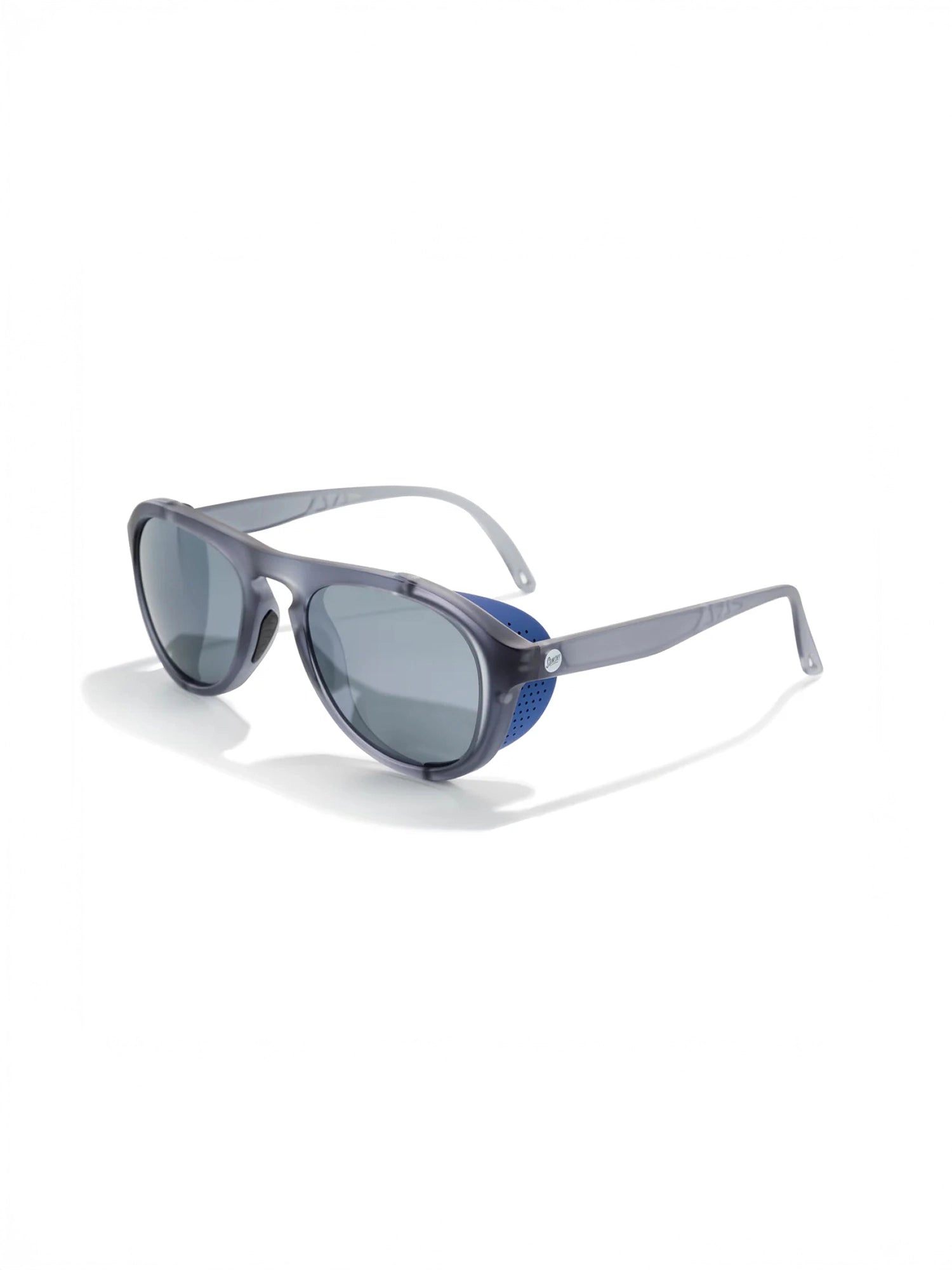 color:navy silver
