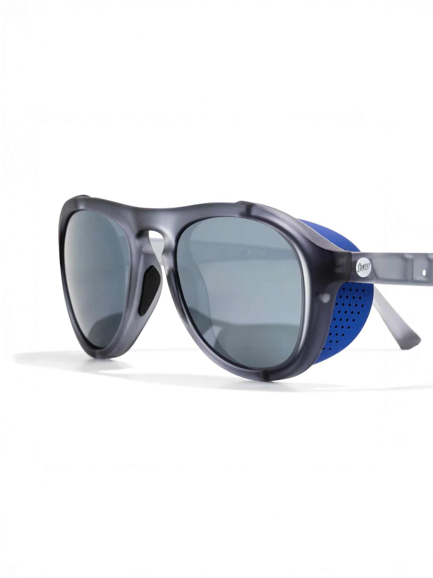 color:navy silver