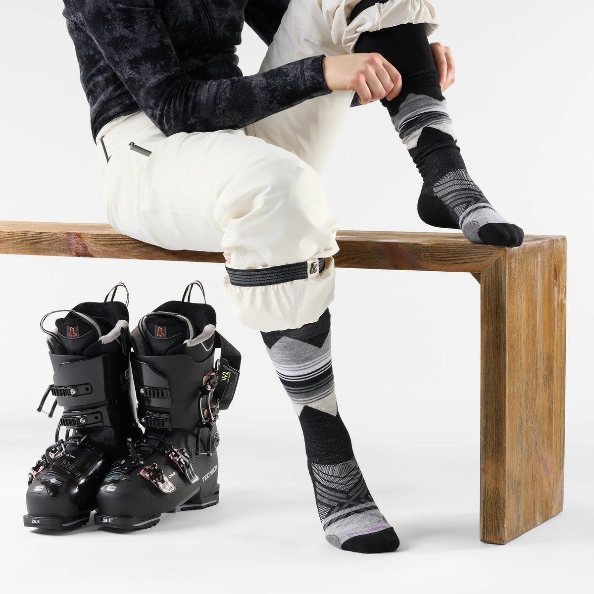 Women's Ski Pattern Over The Calf Socks Targeted Cushion