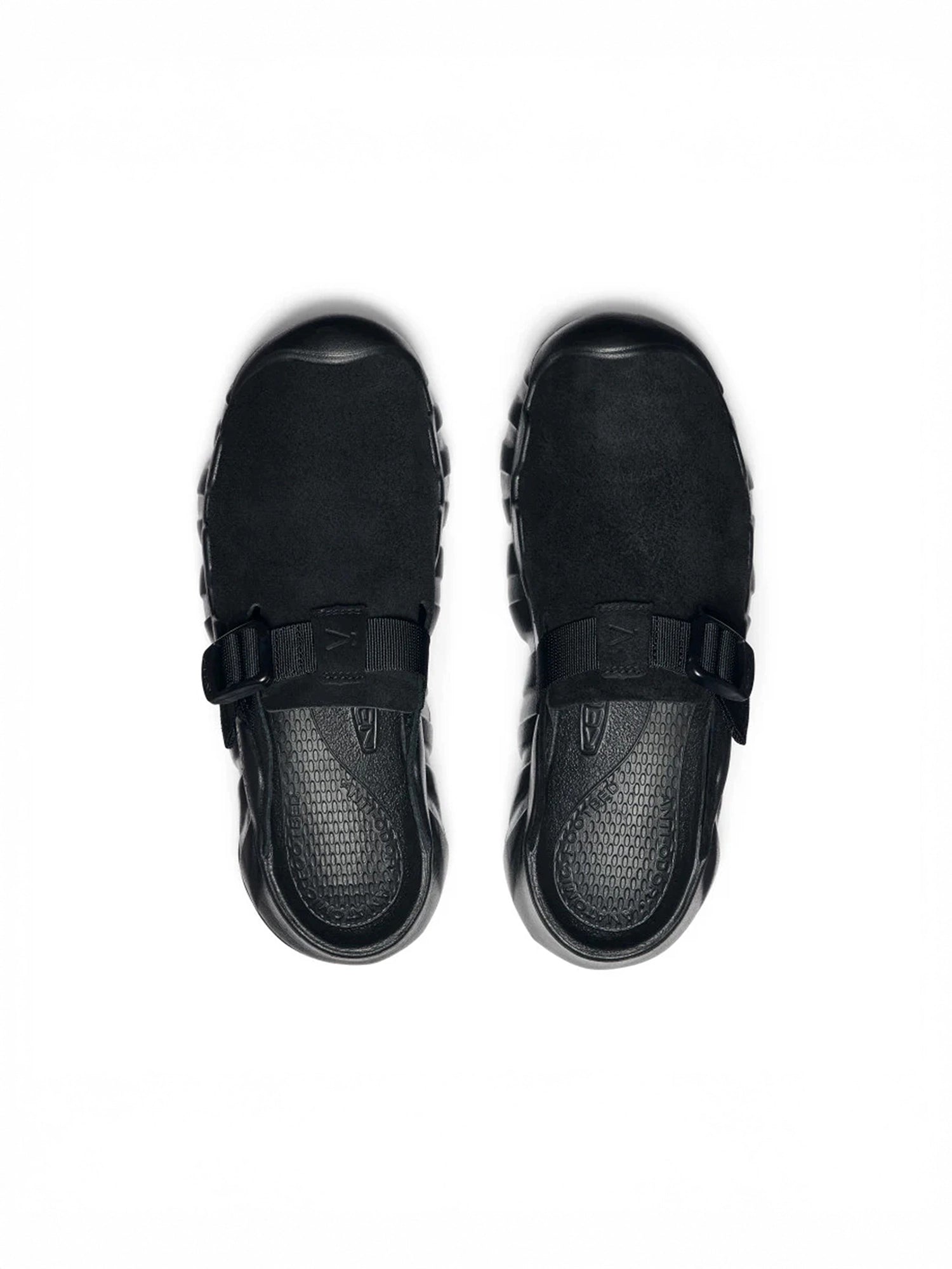 color:black / black