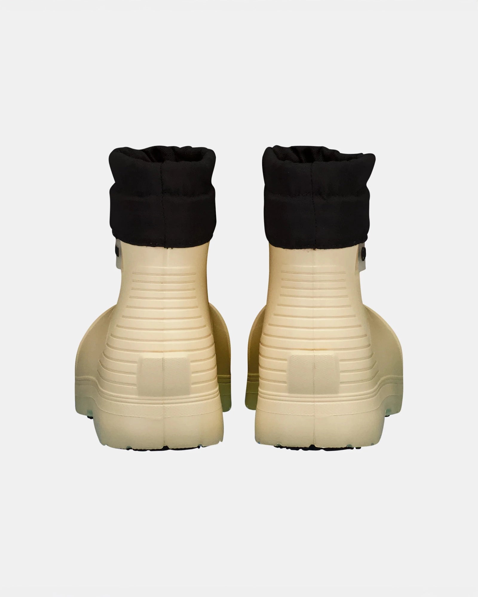 color:olive