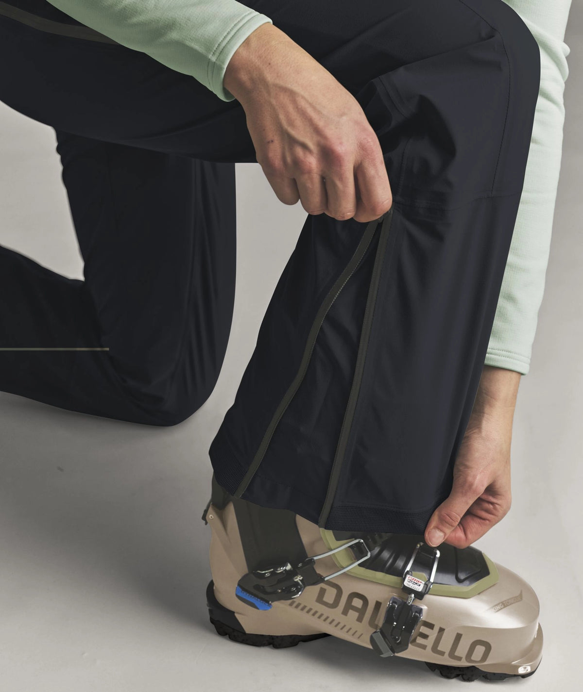 Women’s Ortler Gore_Tex Pant – Black Raven