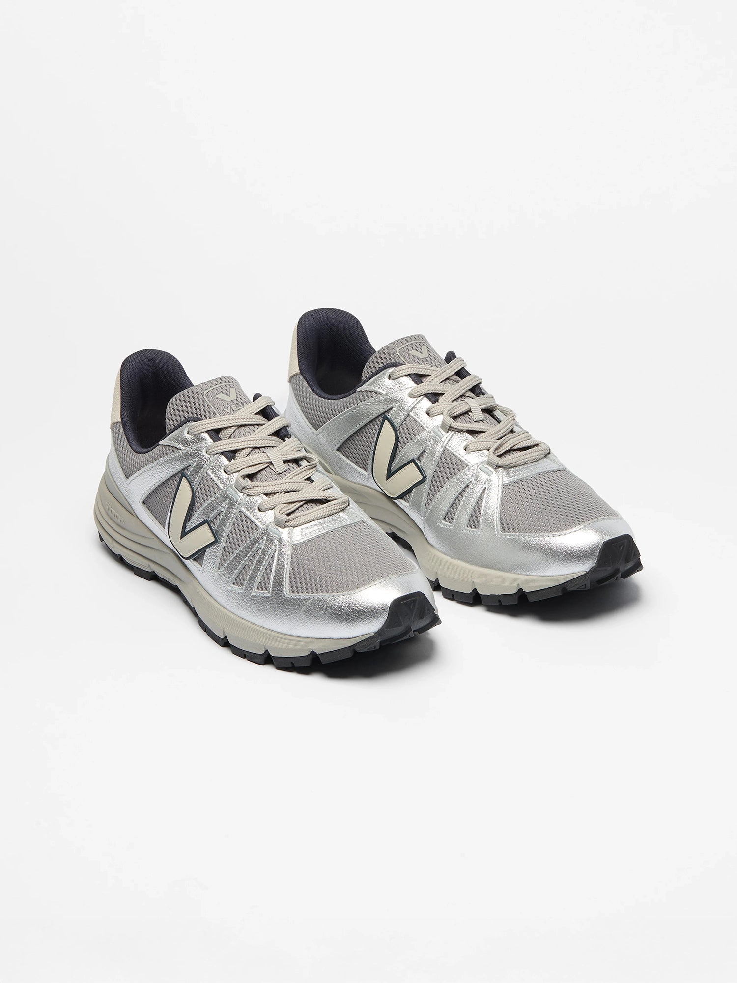 color:pierre / silver
