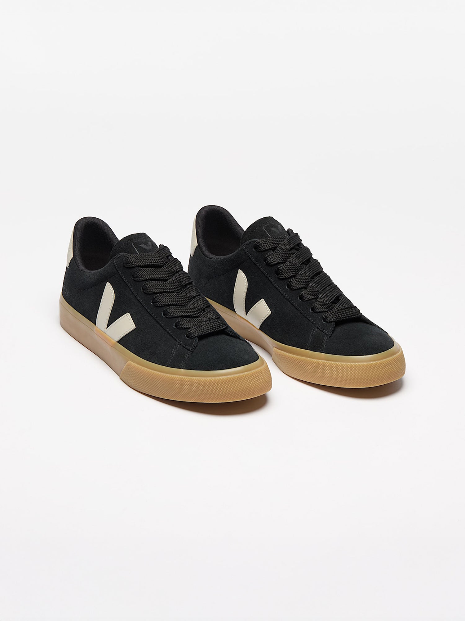 color:black pierre