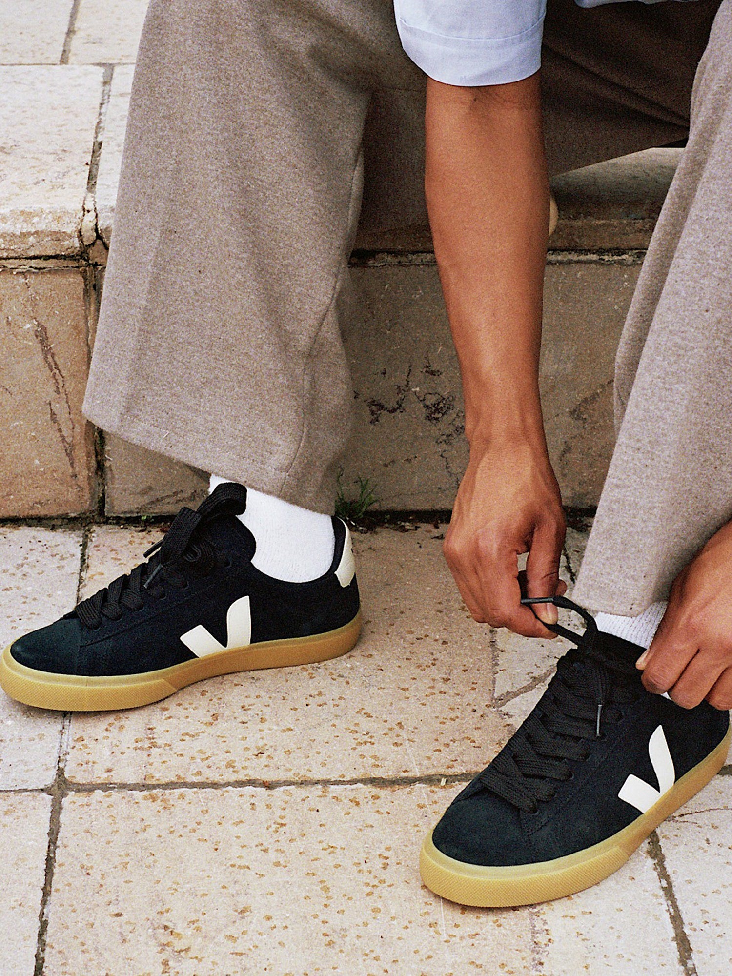 color:black pierre