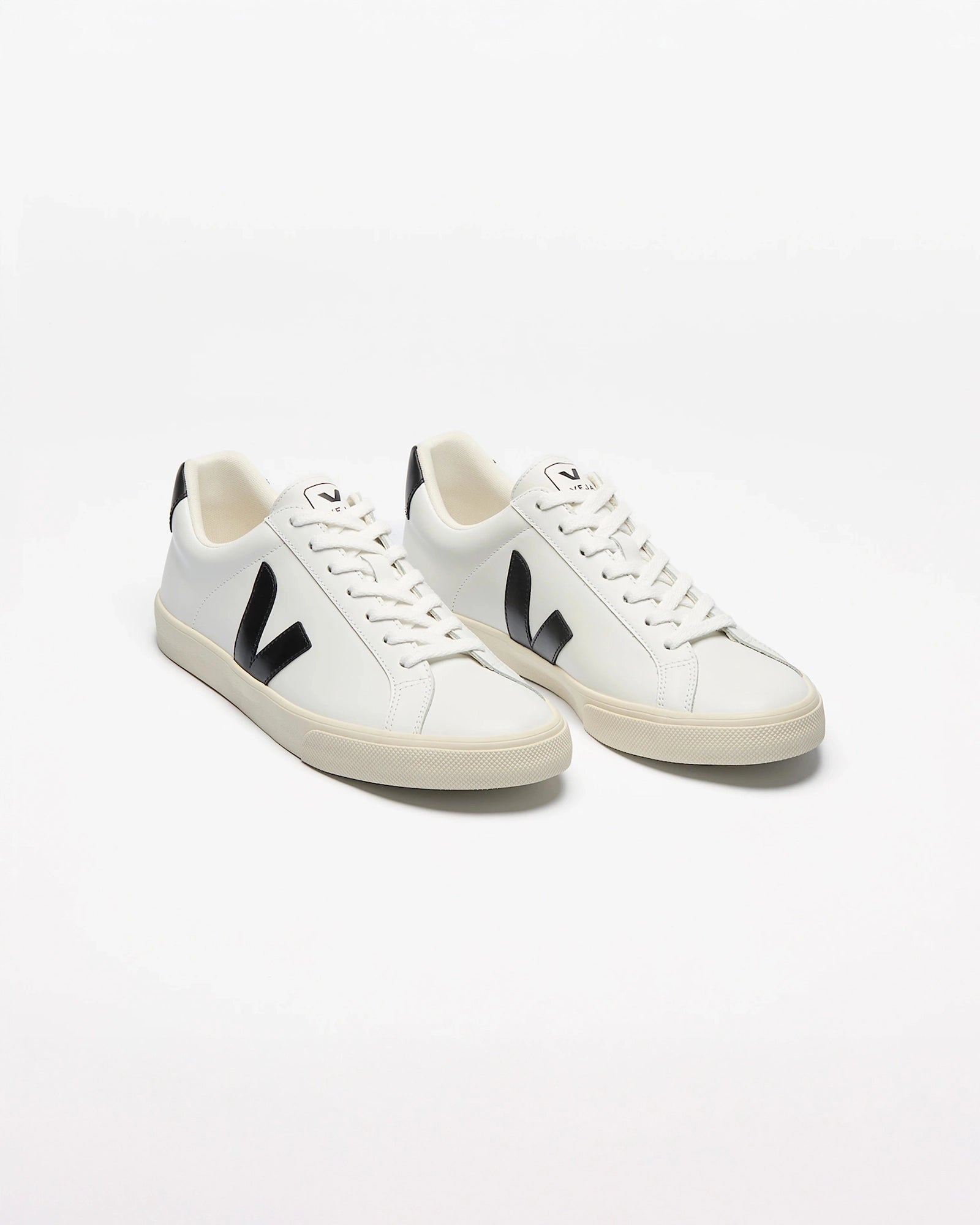 color:white / black