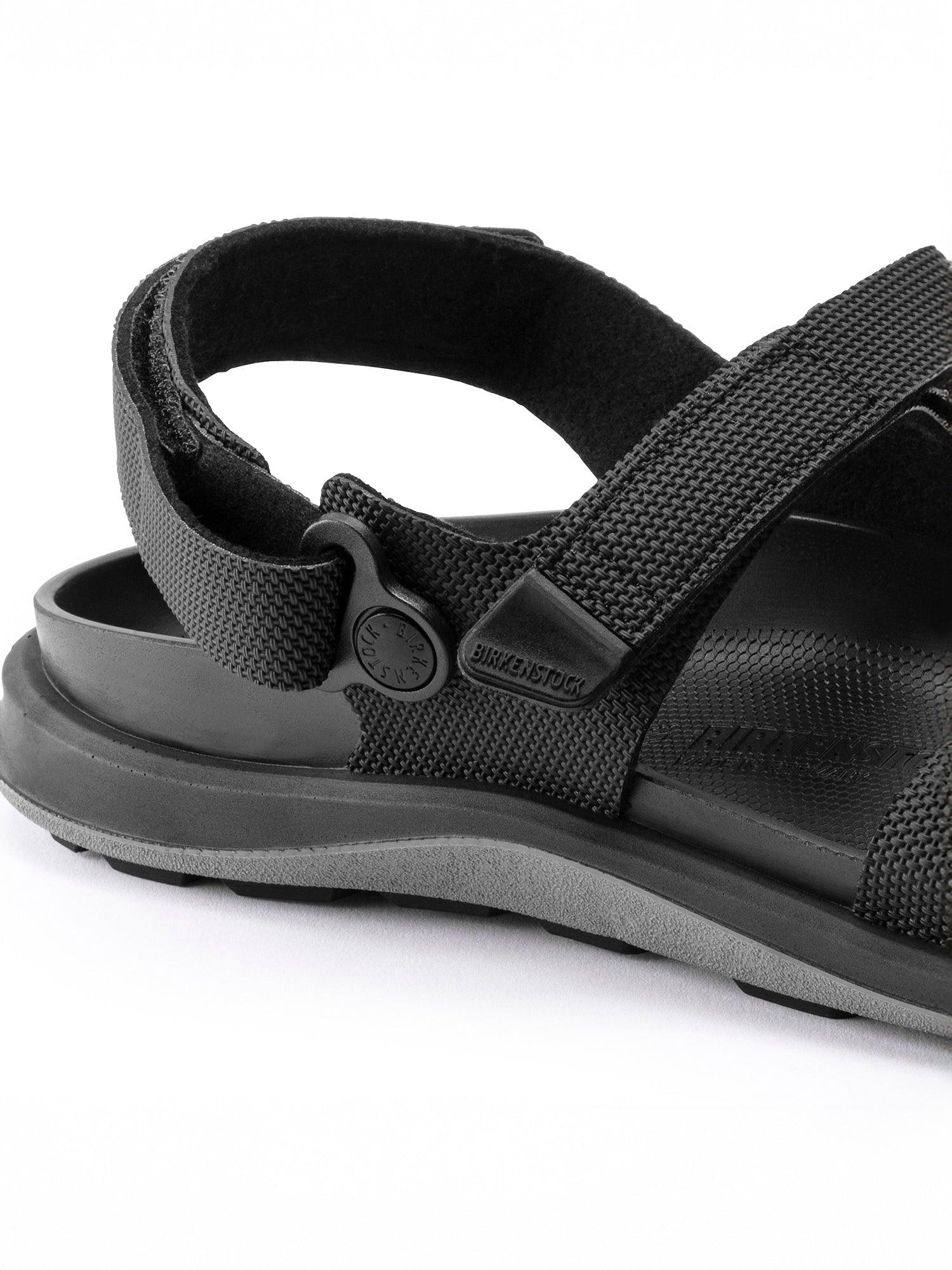 color:black