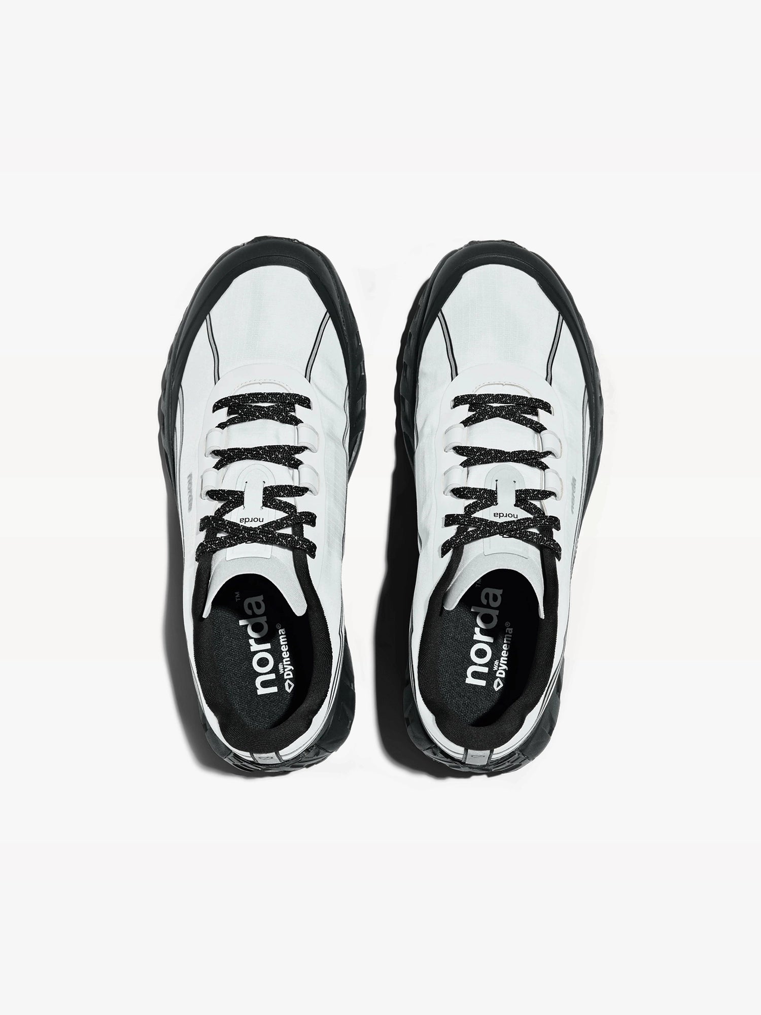 color:alpine white