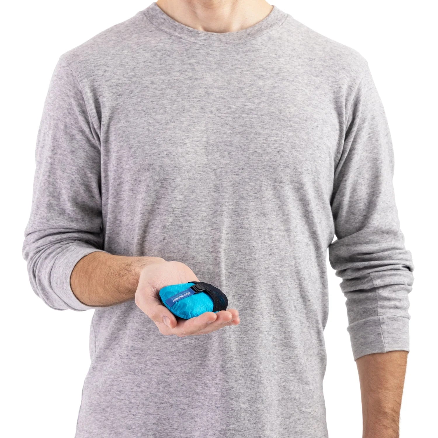 044501_Ultra-SilFoldingBucket_10L_BlueAtoll_MODEL_1_1500.webp