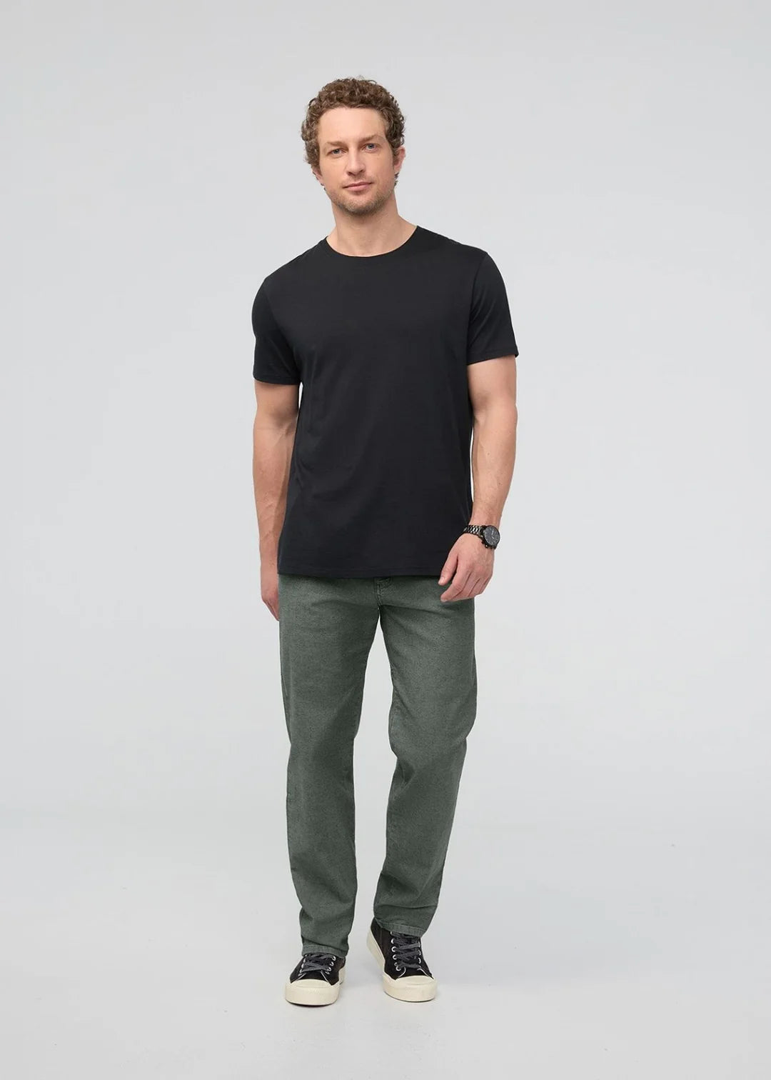 Men's Stretch Canvas Relaxed Straight Chino Pant
