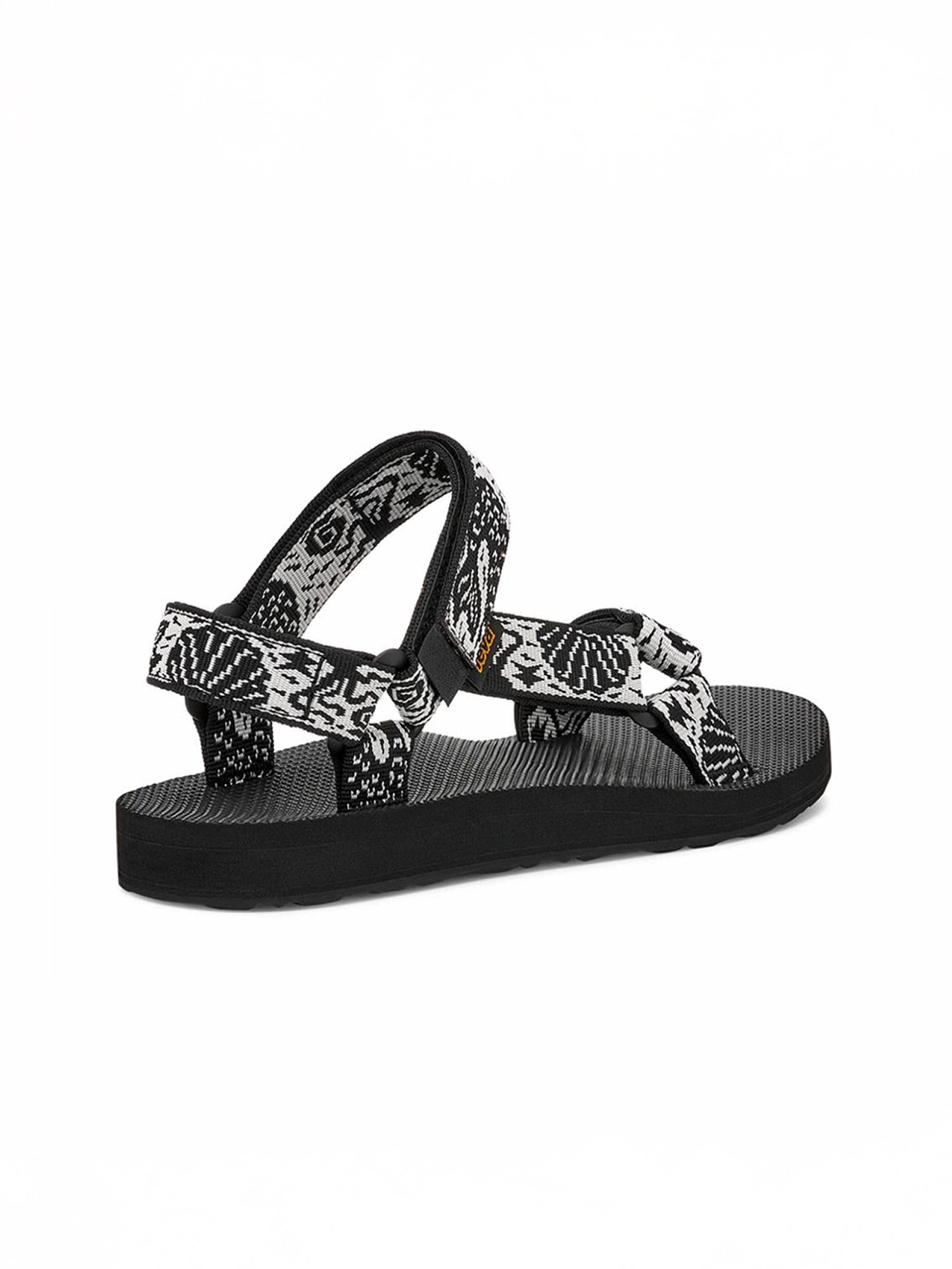 color:black white