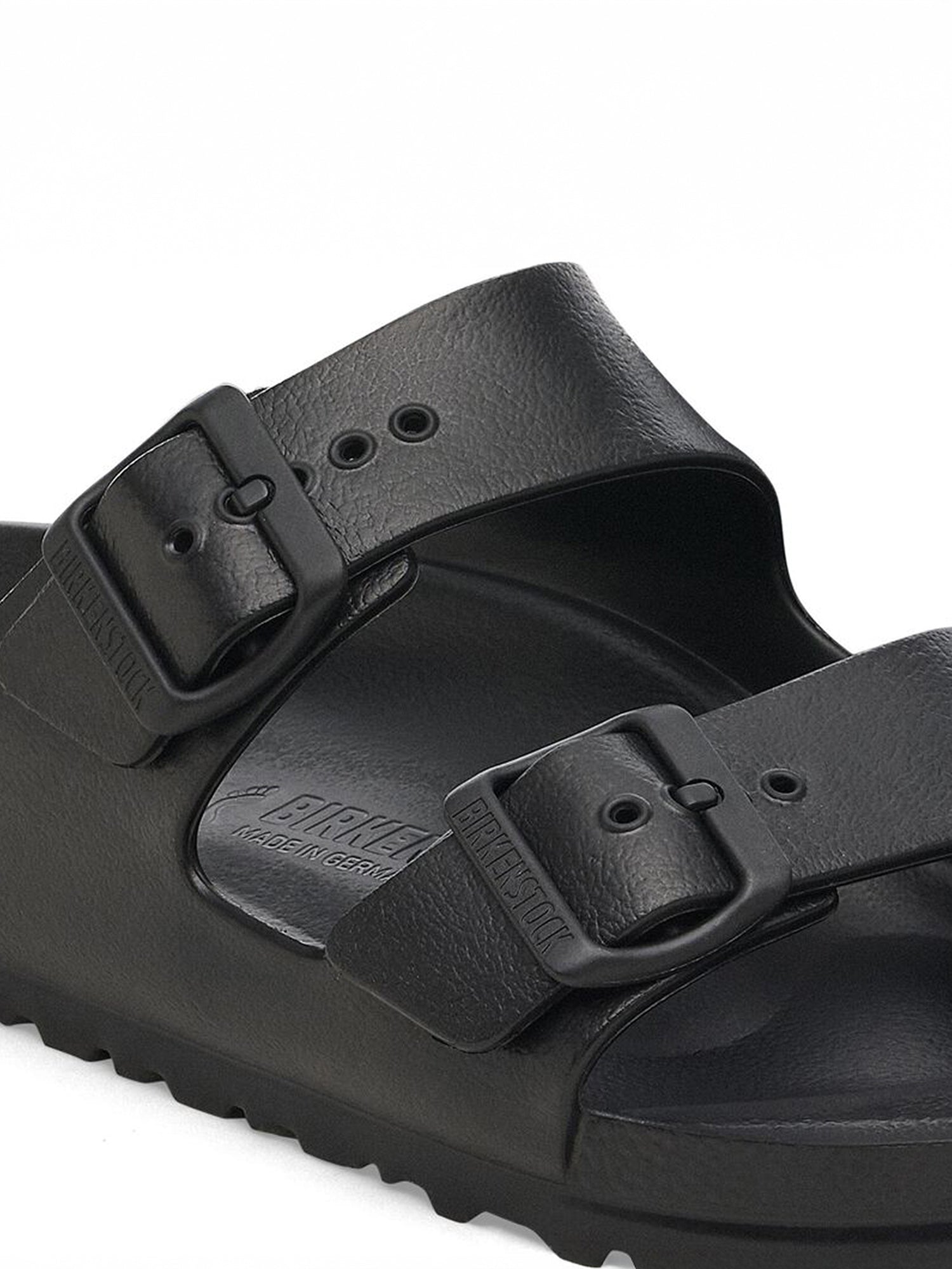color:black