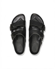 color:black