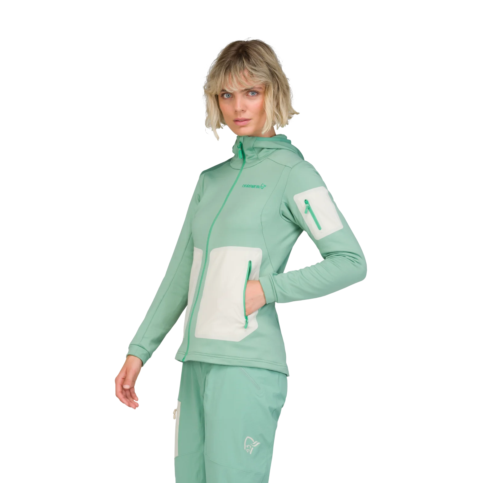 1845-24-3010-model-fl-4x5.webp