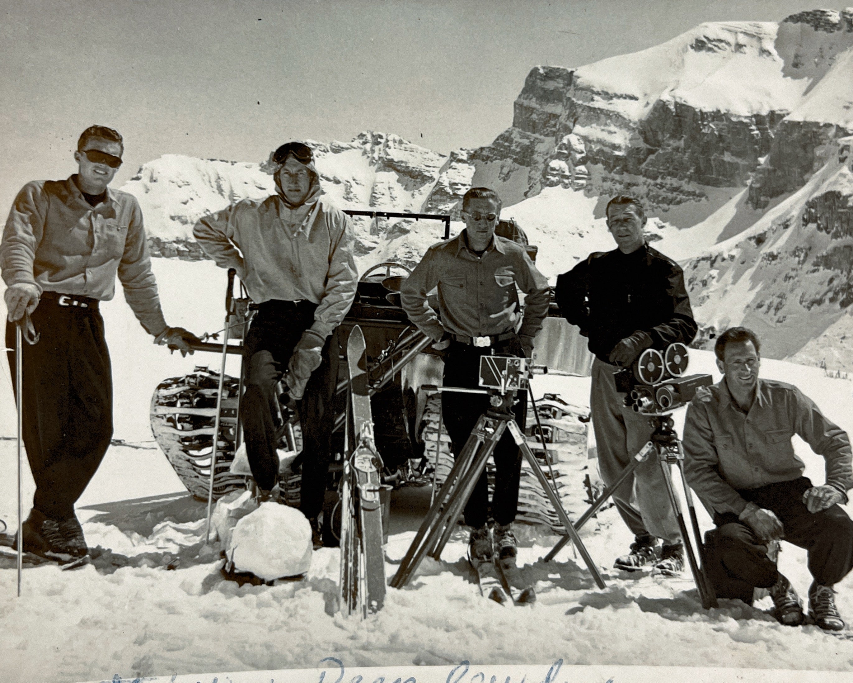 1950_s_Movie_Deep_Powder_1950_s_a4827412-70eb-4ca2-b991-33ef830b6faa.jpg