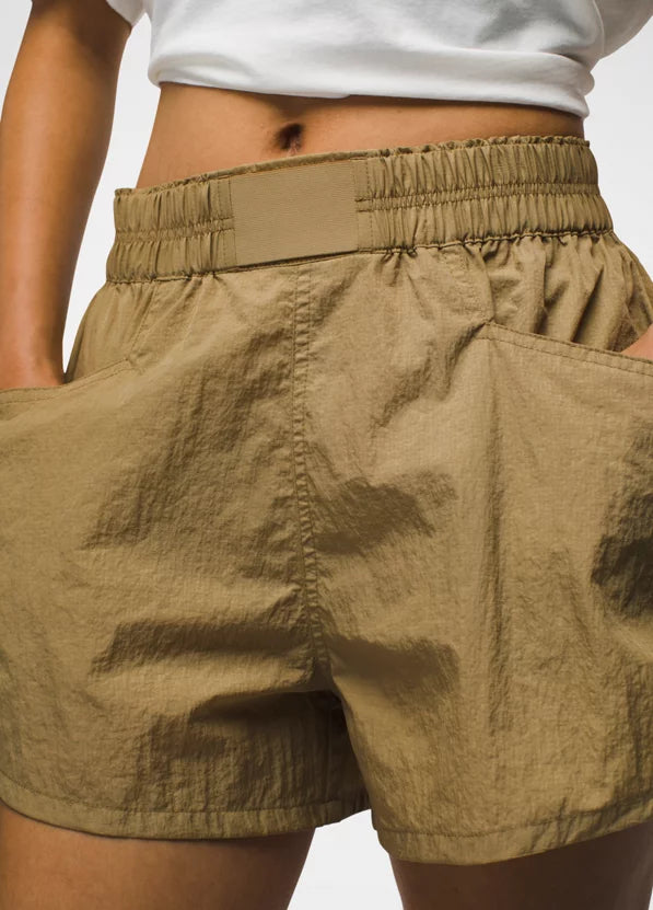 Women's Crossback Shorts (Past Season)