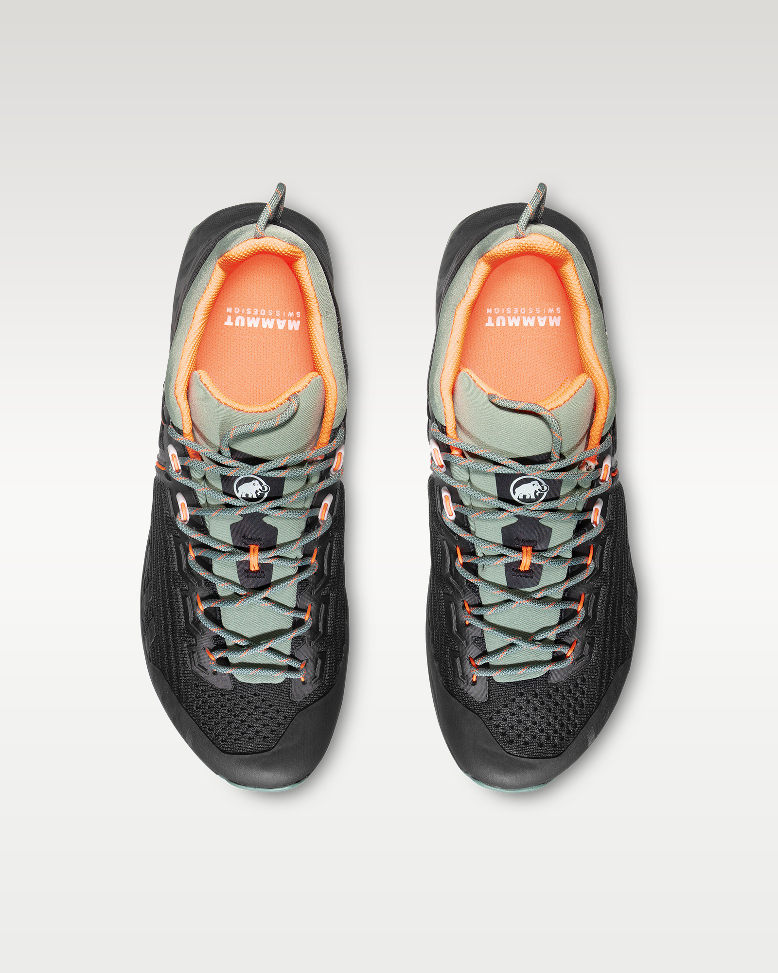color:black / jade