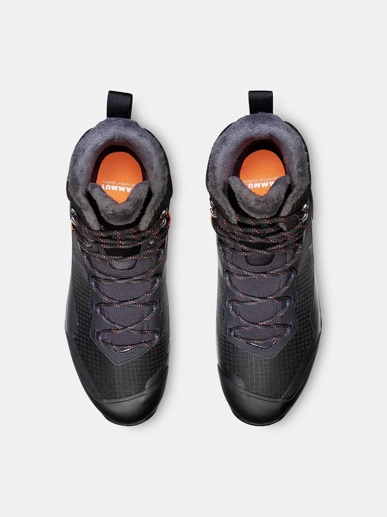 color:black