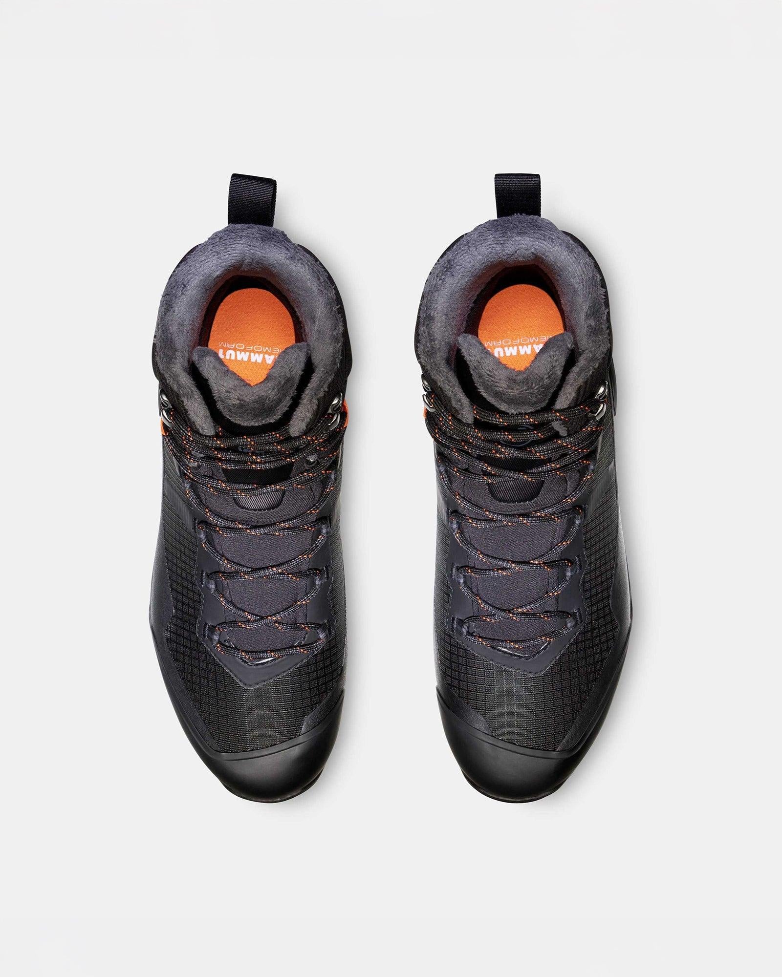 color:black