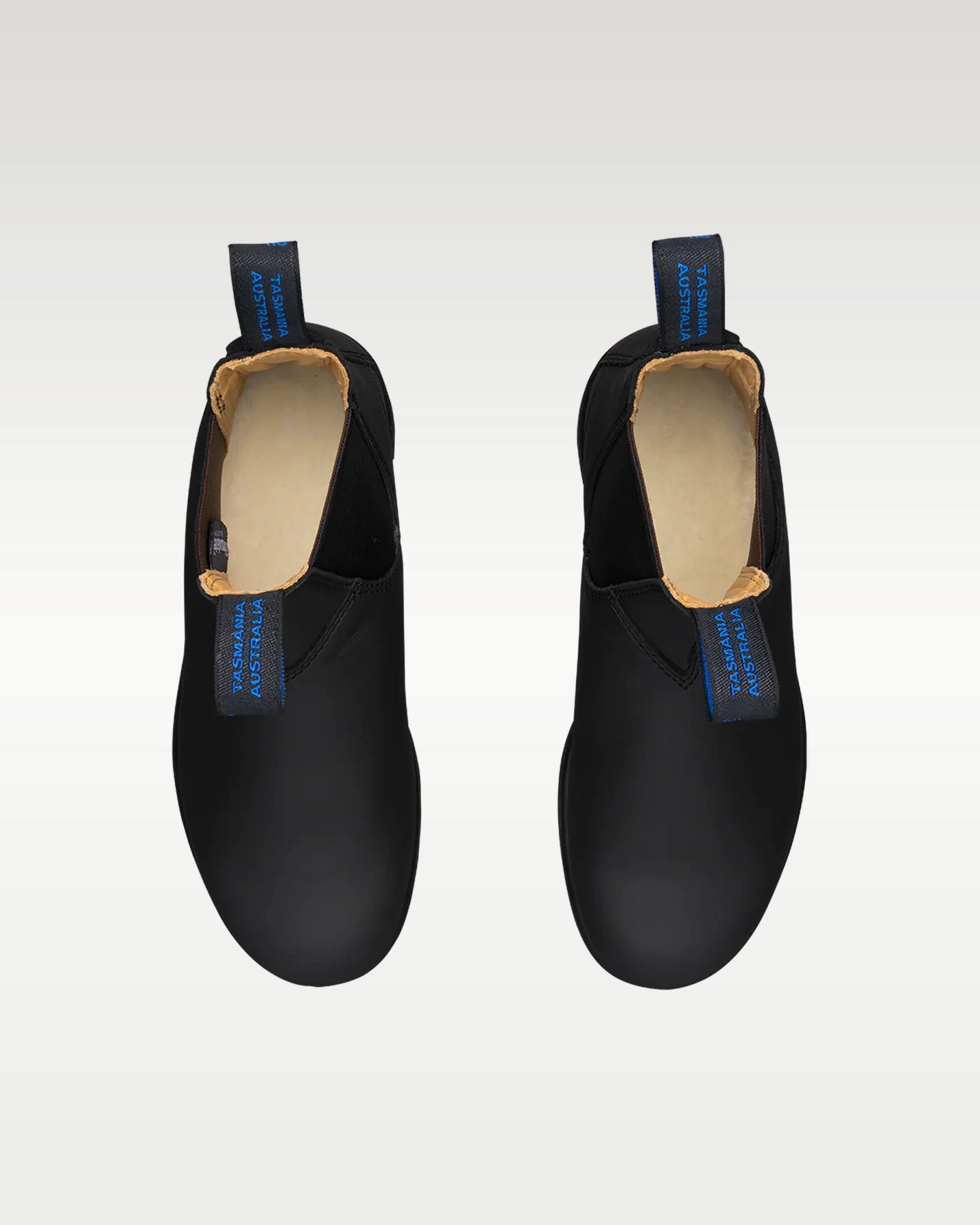 color:black