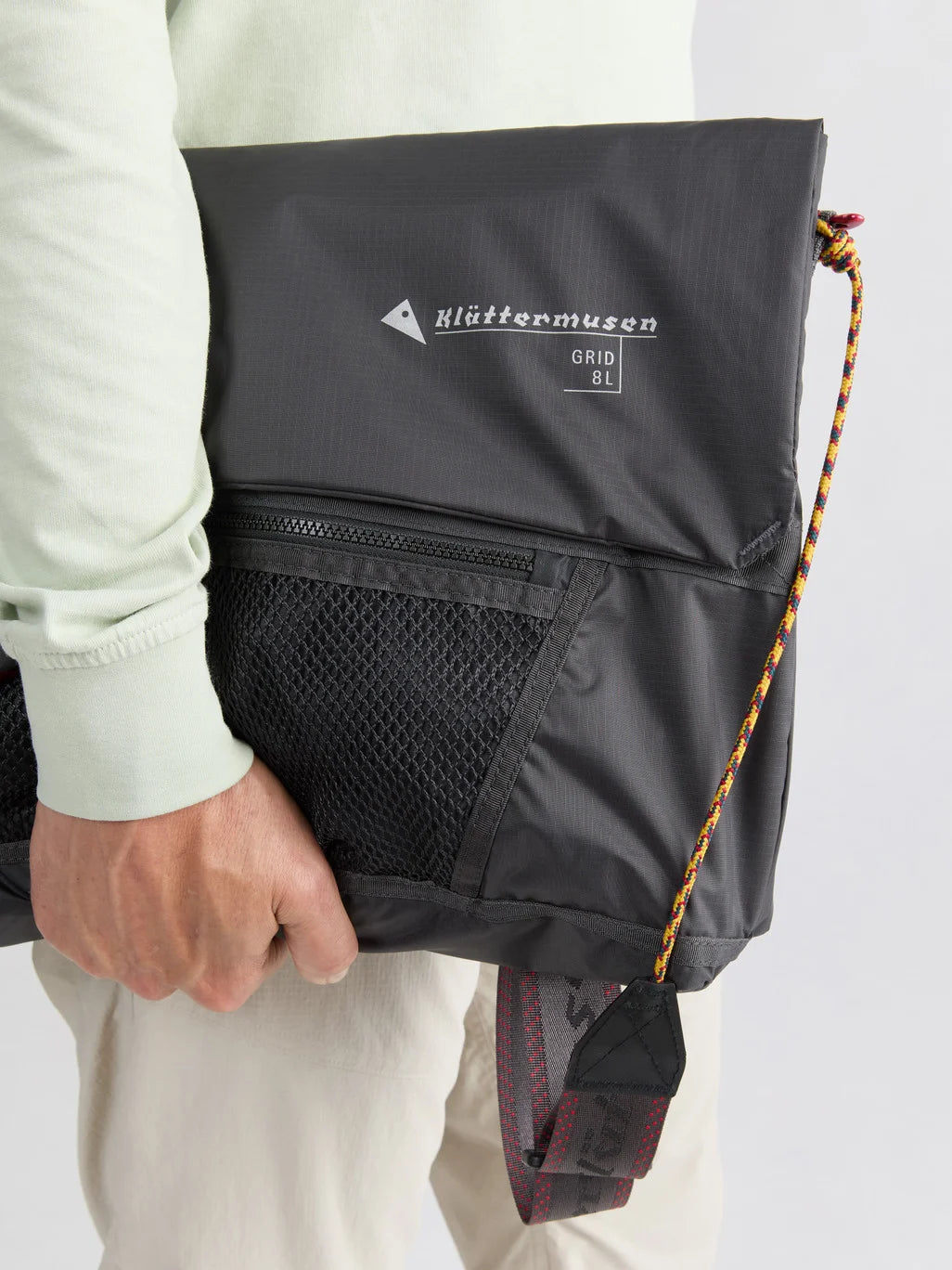 Grid Messenger Bag 8L