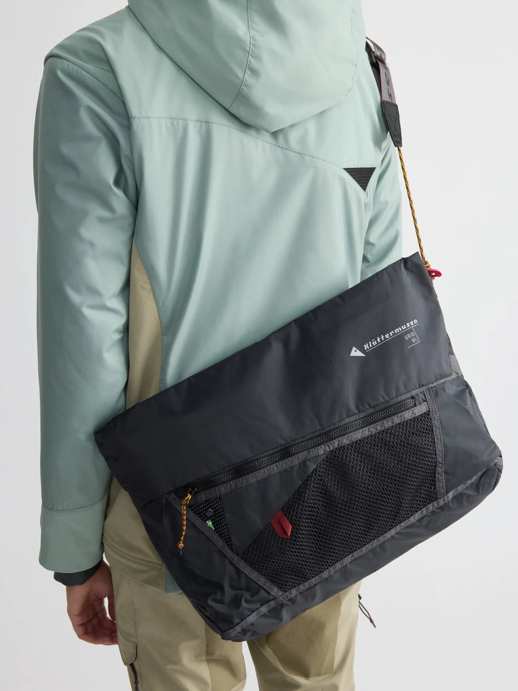 Grid Messenger Bag 8L