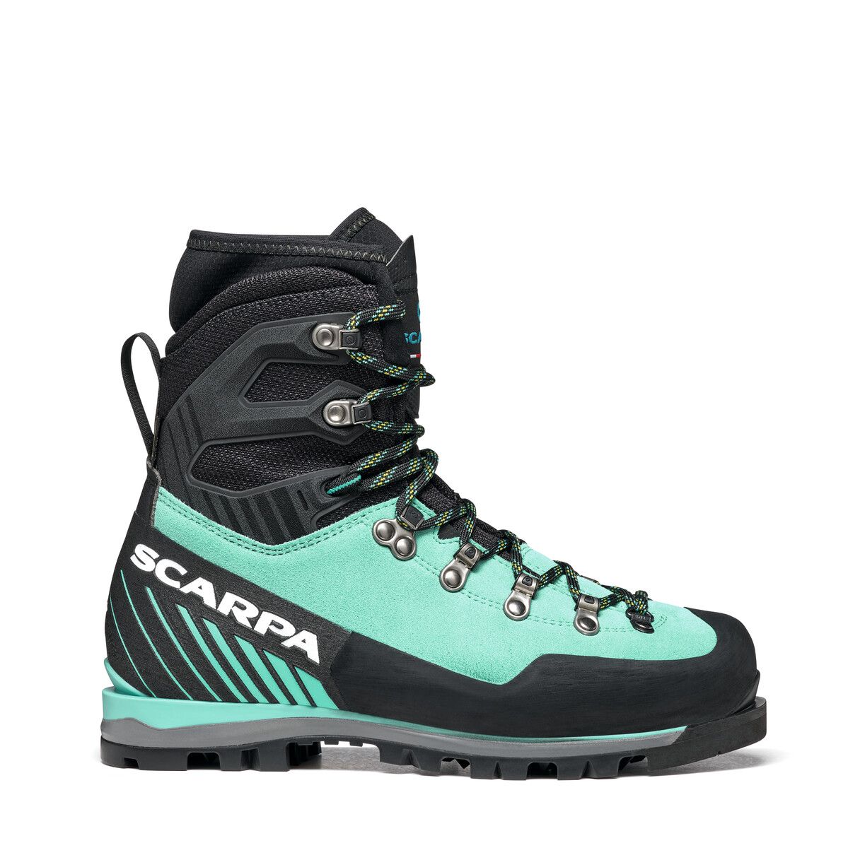 Mountaineering boots near me clearance