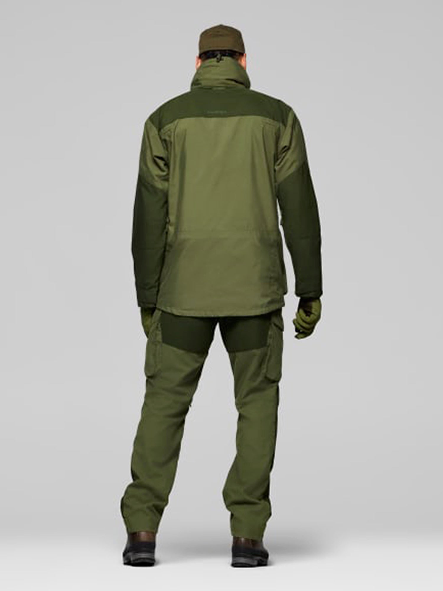 color:green