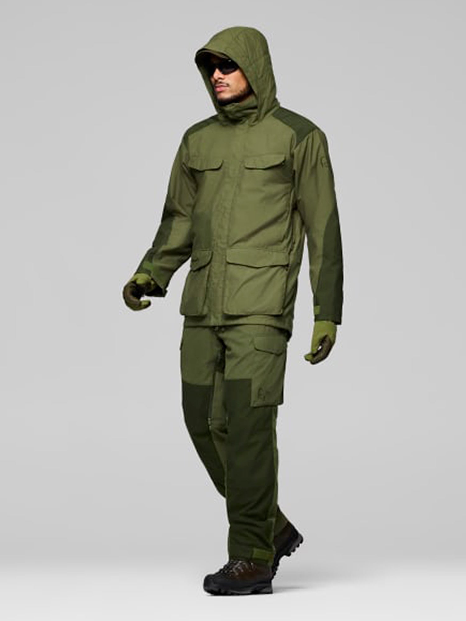 color:green