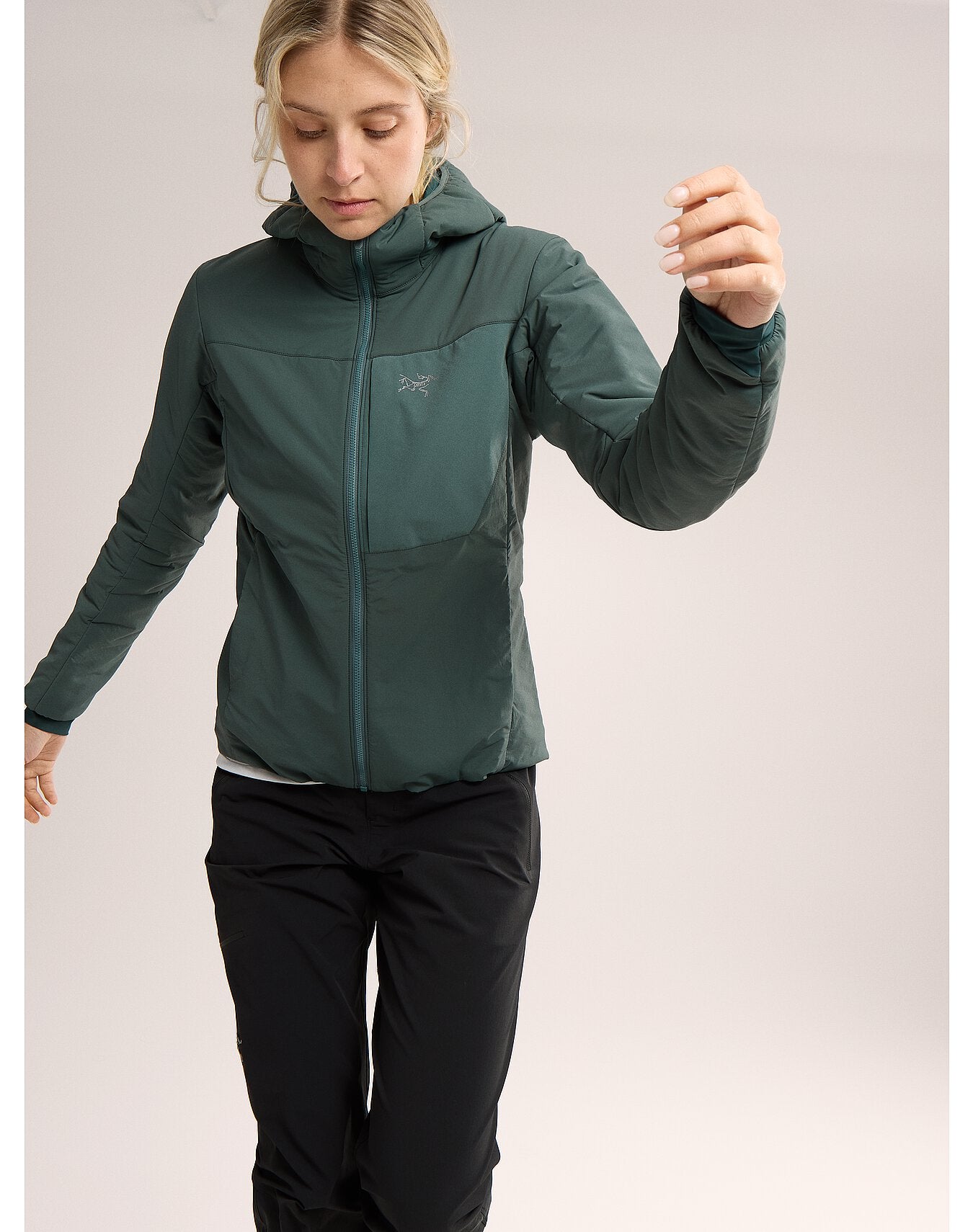 F23-X000006560-Proton-Hoody-Boxcar-Women-s-Front-View.jpg