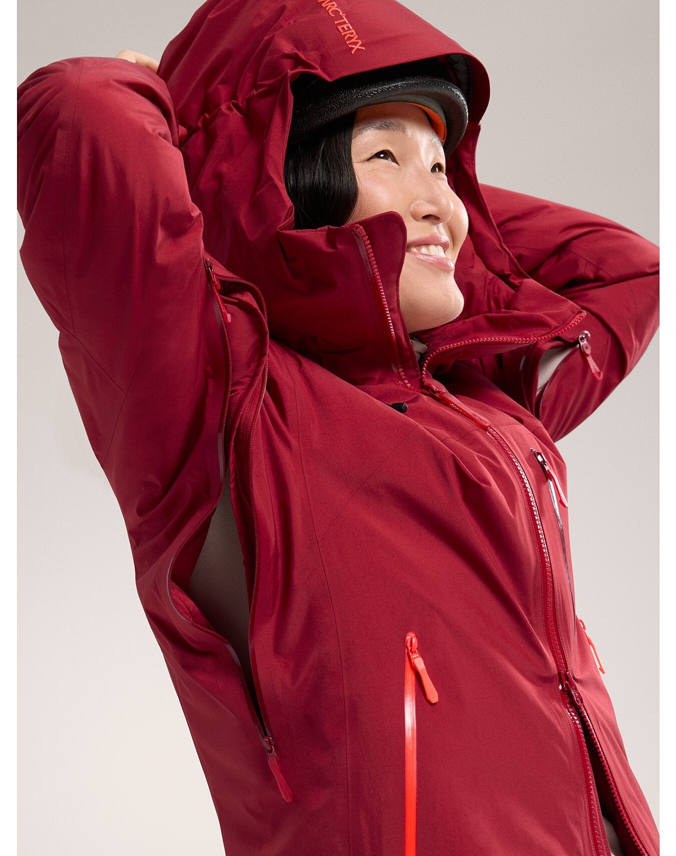 F23-X000006834-Beta-Insulated-Jacket-Bordeaux-Women-s-Hover_5ed5ae81-dc05-4d1a-a3a9-8c6b424b20a3.jpg