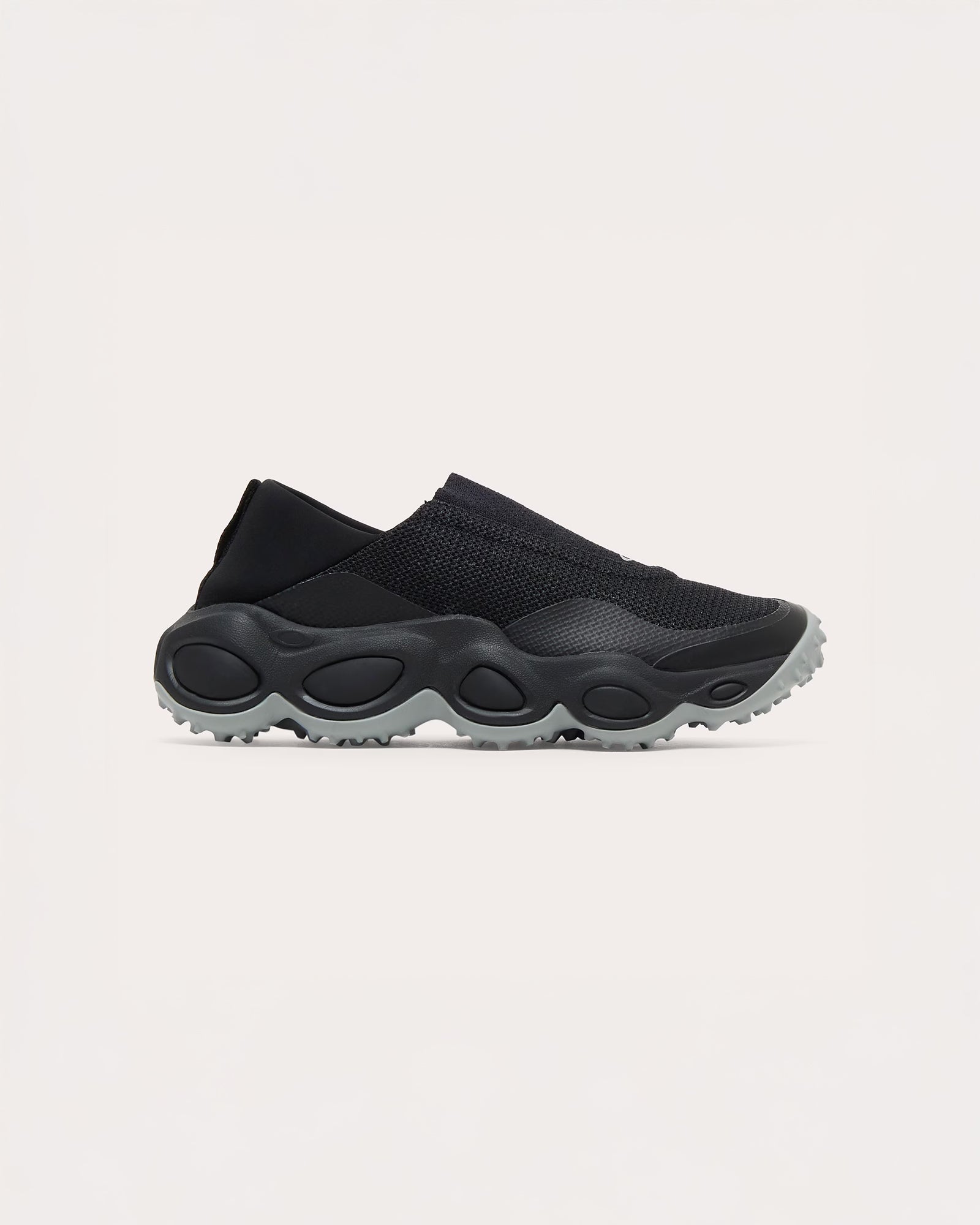 color:pitch black